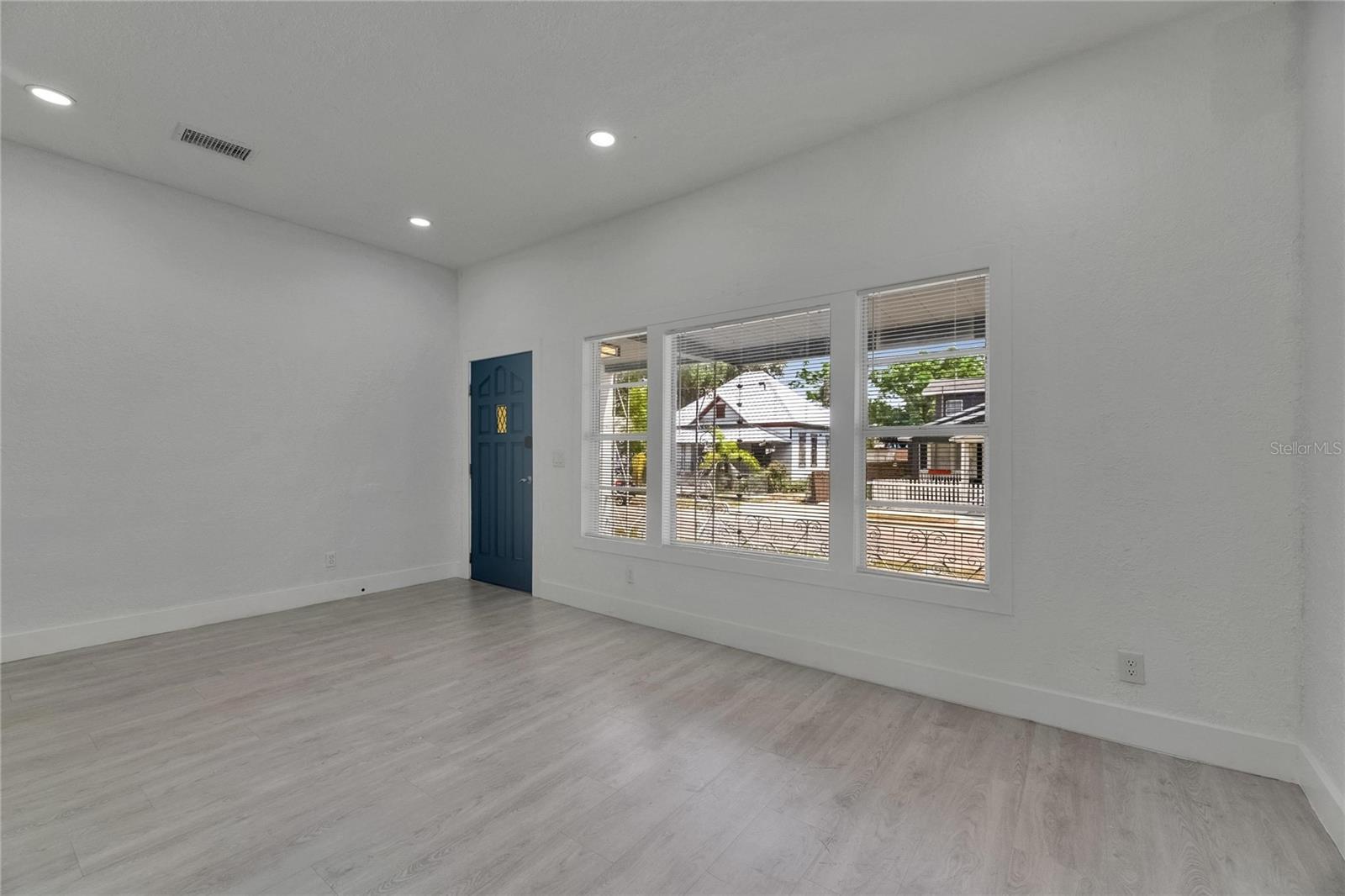 Image 9 of 44 For 1208 18th Avenue