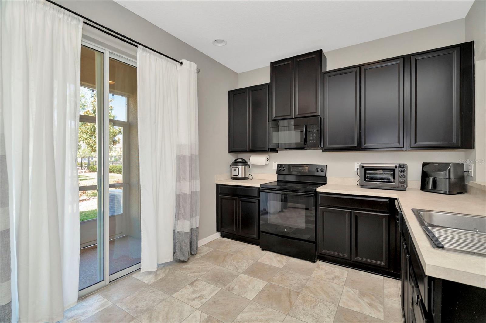 Image 13 of 42 For 7021 White Treetop Place