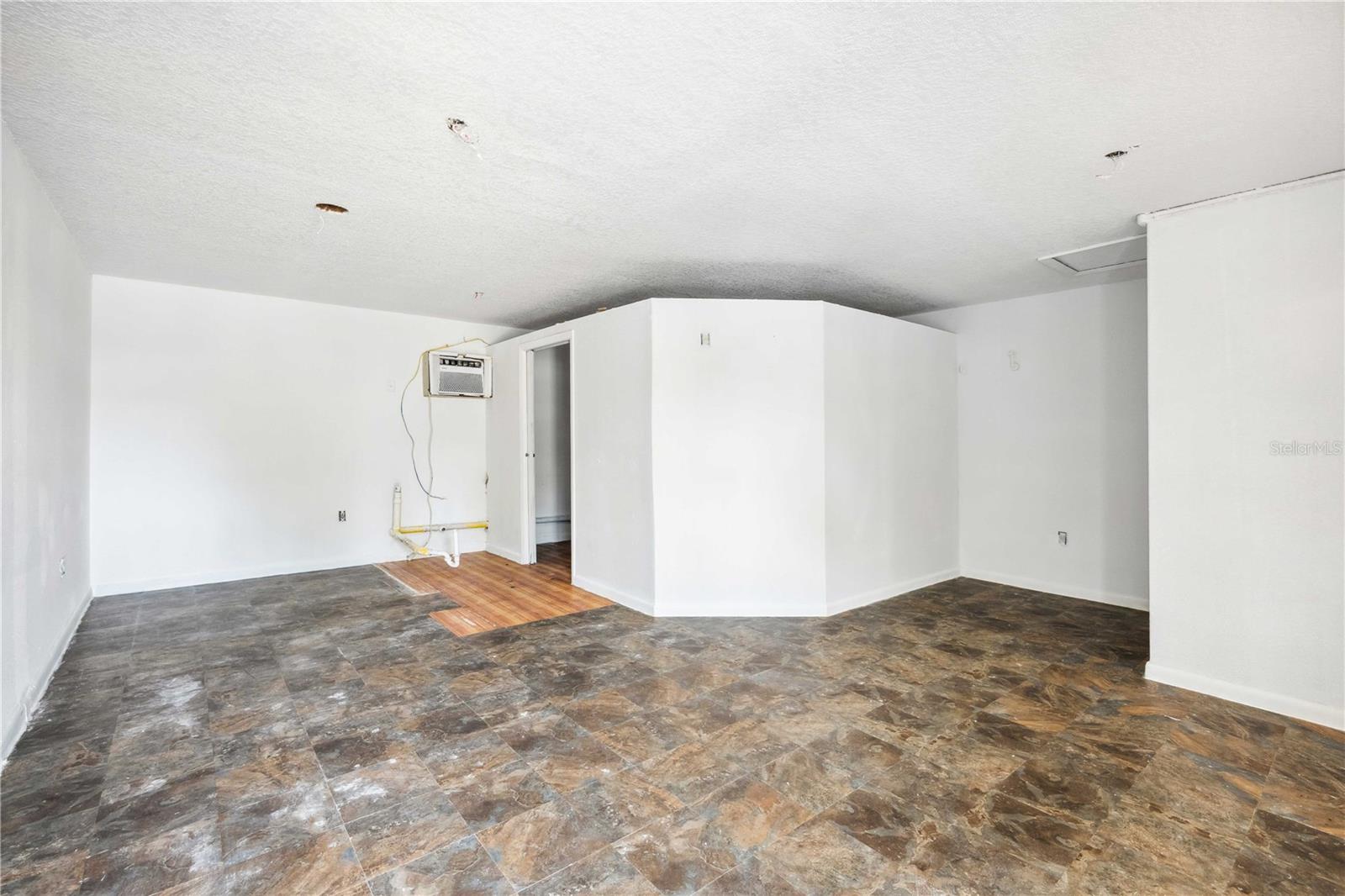 Image 16 of 20 For 6536 Stadium Drive