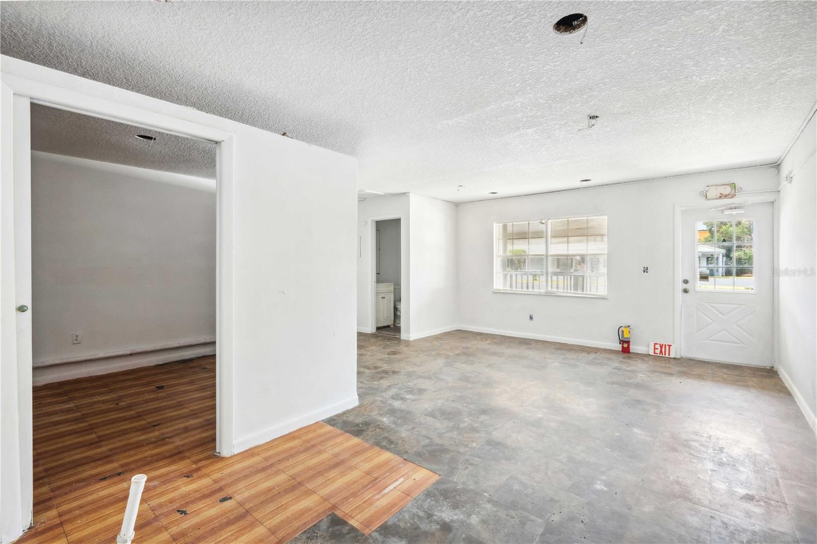 Image 17 of 20 For 6536 Stadium Drive