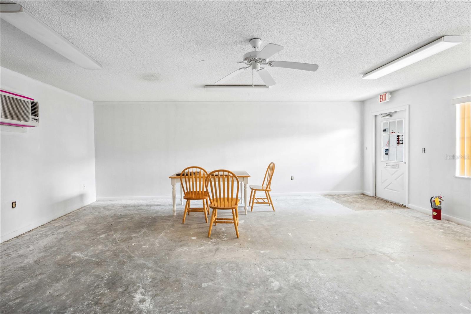 Image 19 of 20 For 6536 Stadium Drive