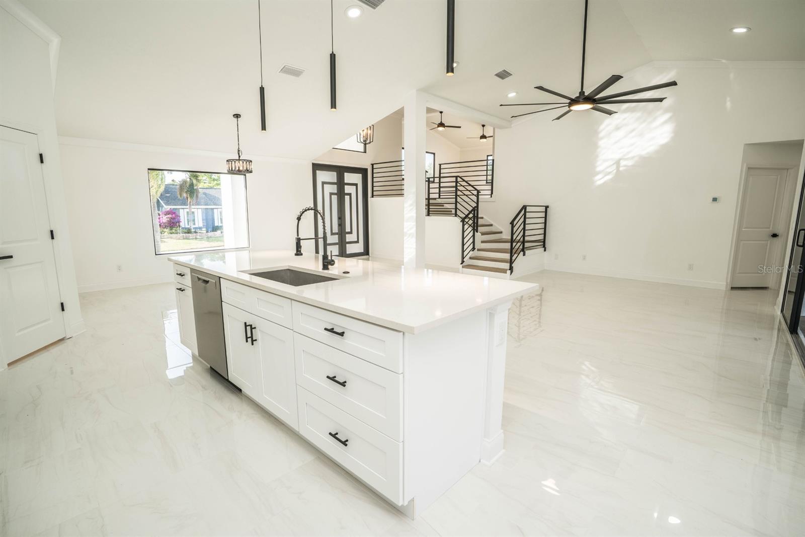 Listing photo id 17 for 6509 Dolphin Cove Drive