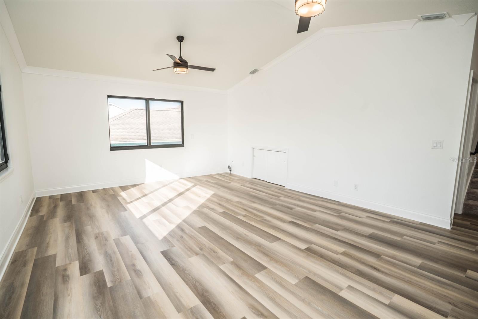 Listing photo id 23 for 6509 Dolphin Cove Drive