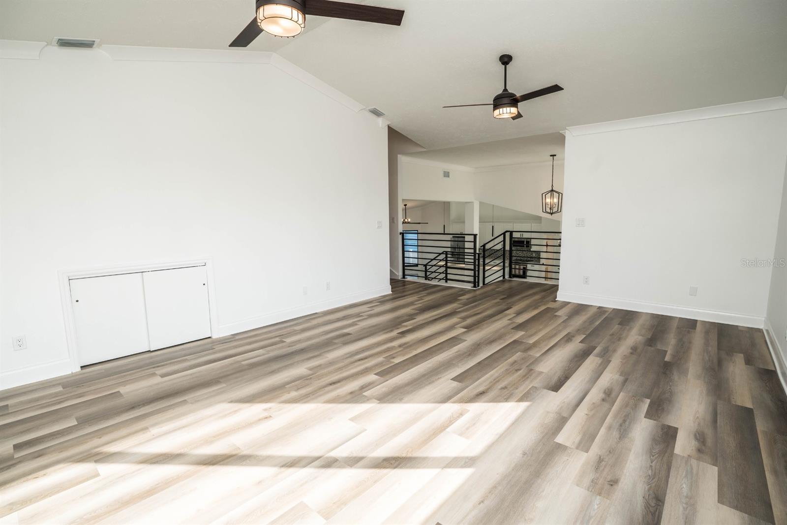 Listing photo id 24 for 6509 Dolphin Cove Drive