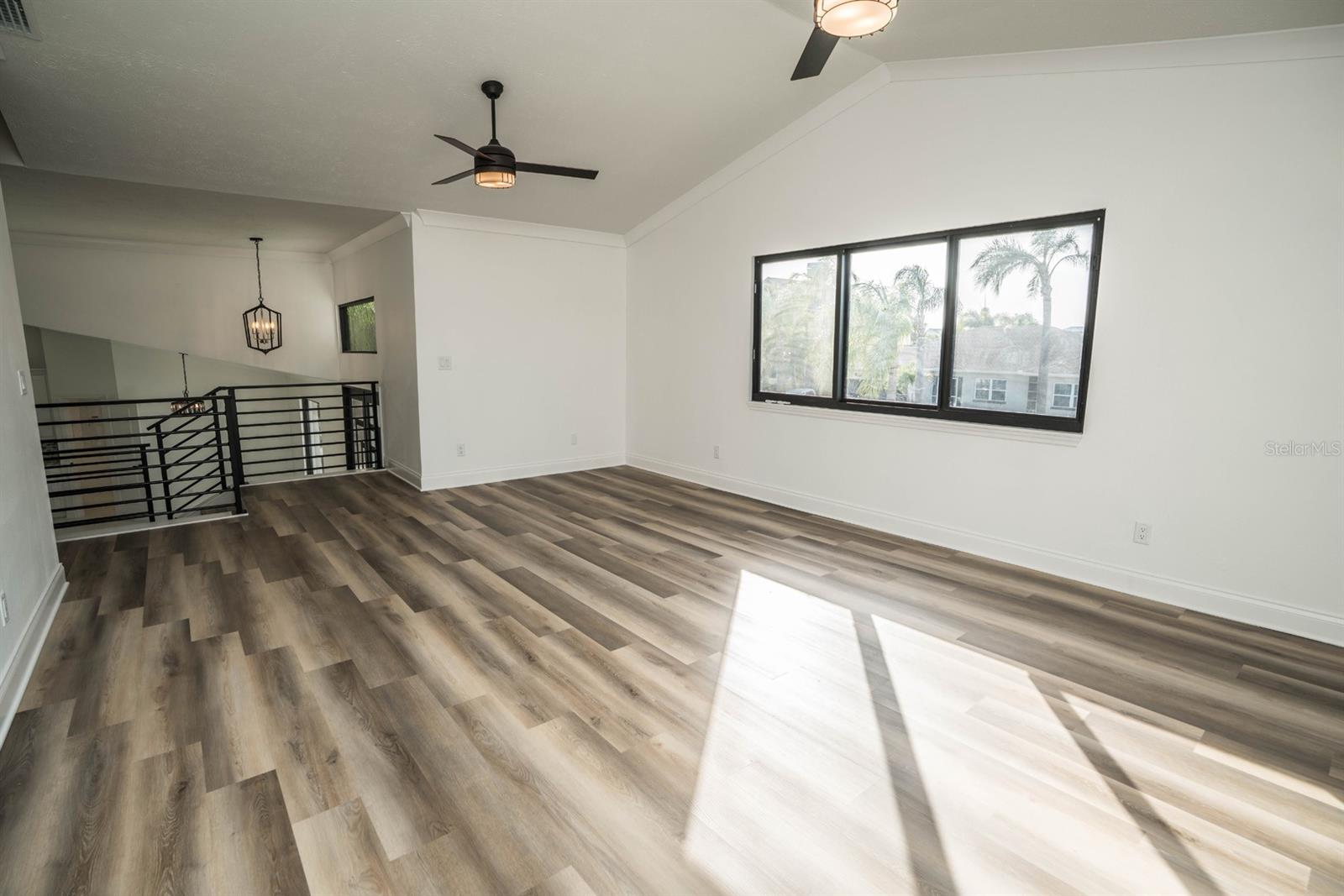 Listing photo id 25 for 6509 Dolphin Cove Drive