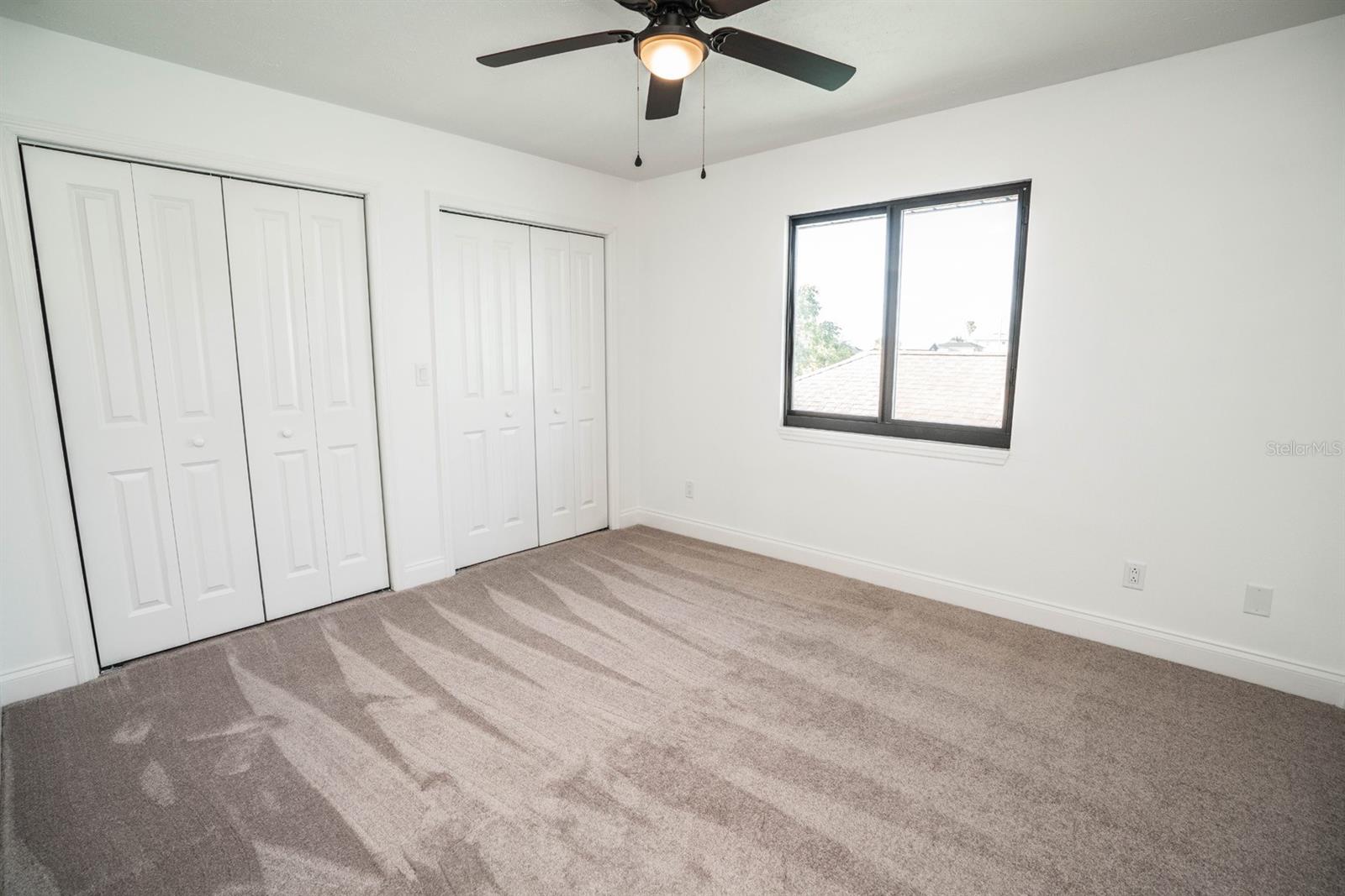 Listing photo id 27 for 6509 Dolphin Cove Drive