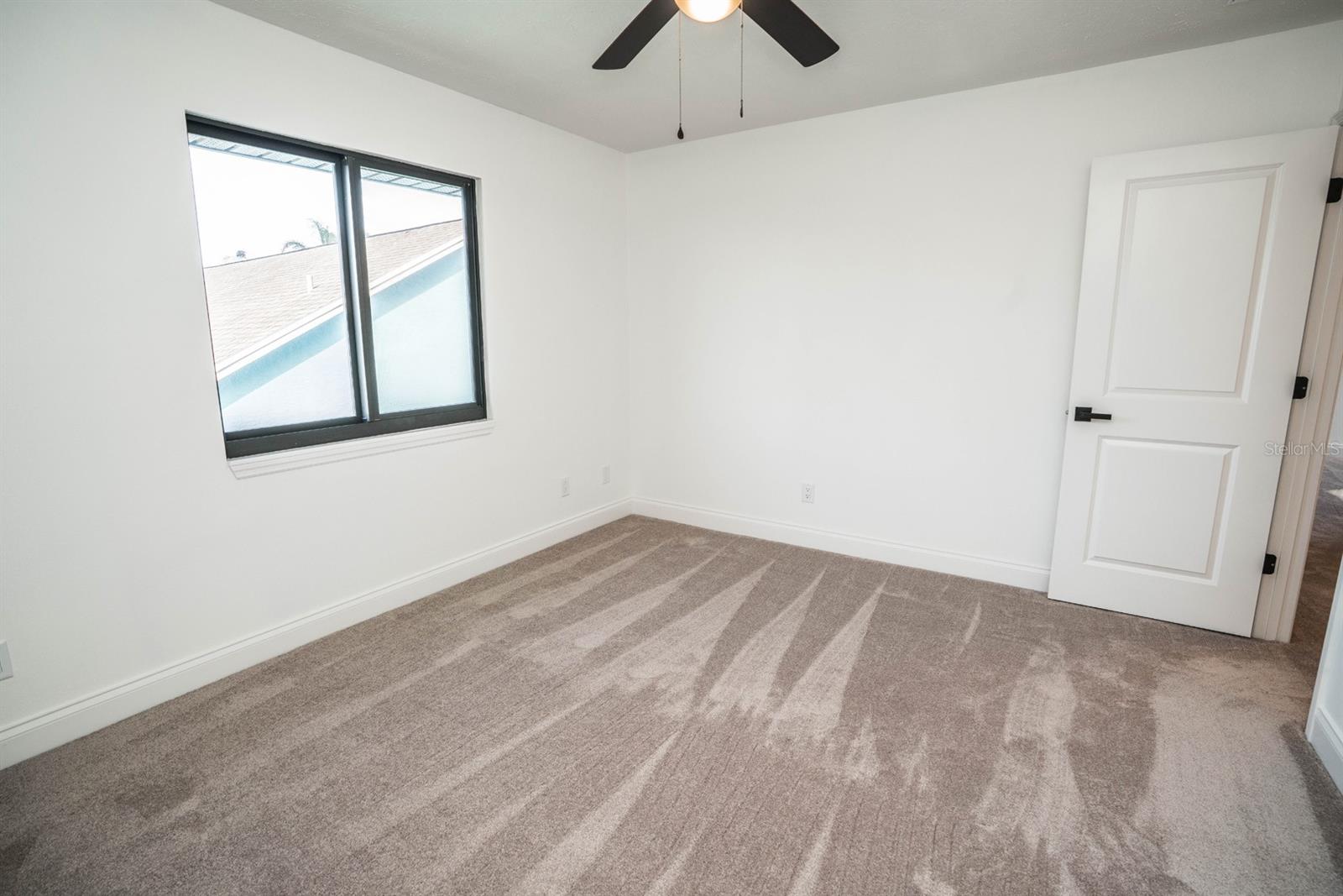 Listing photo id 28 for 6509 Dolphin Cove Drive