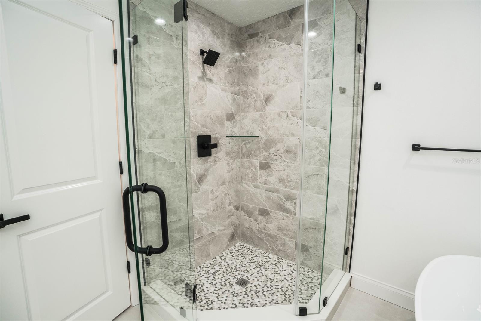 Listing photo id 29 for 6509 Dolphin Cove Drive