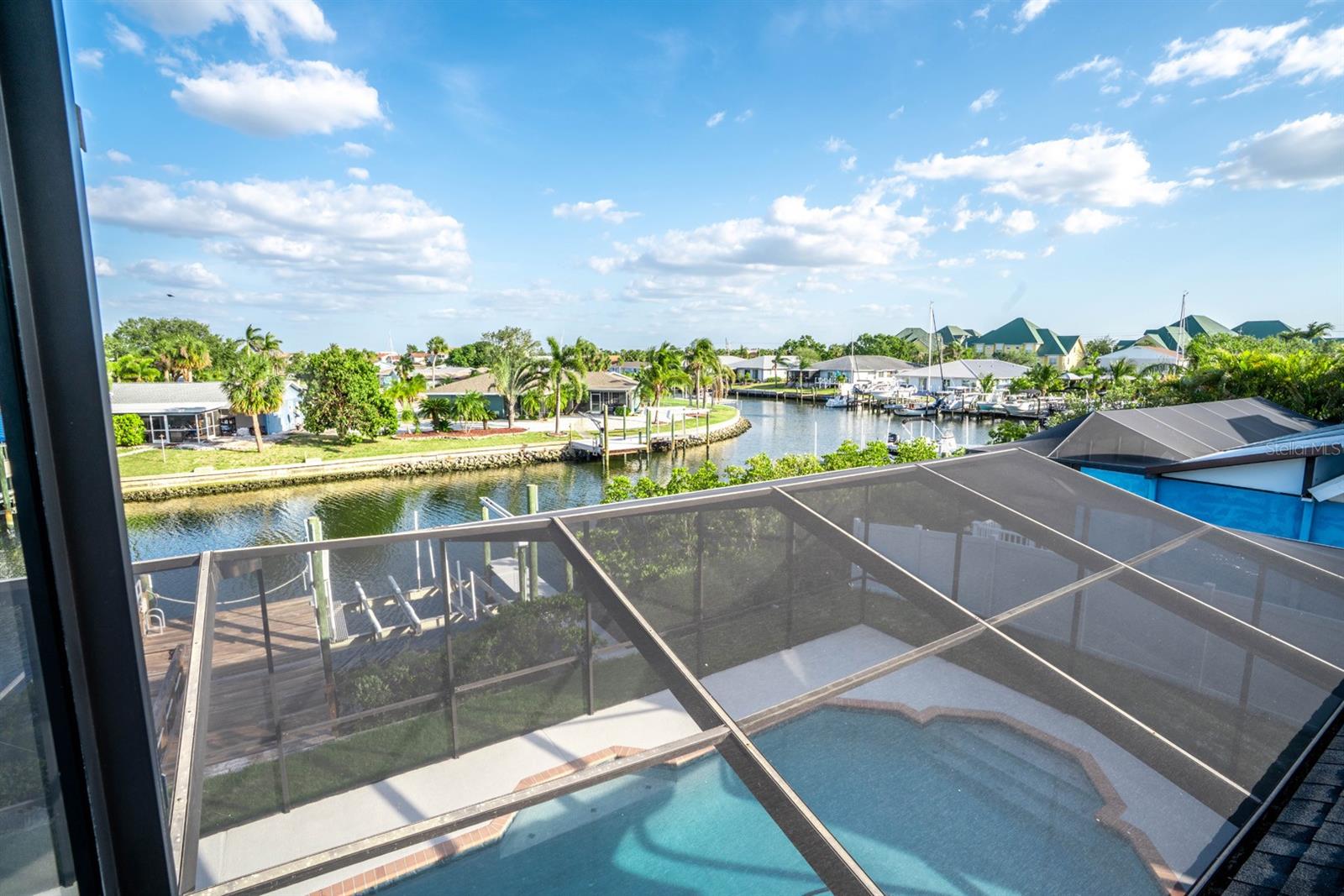Listing photo id 42 for 6509 Dolphin Cove Drive