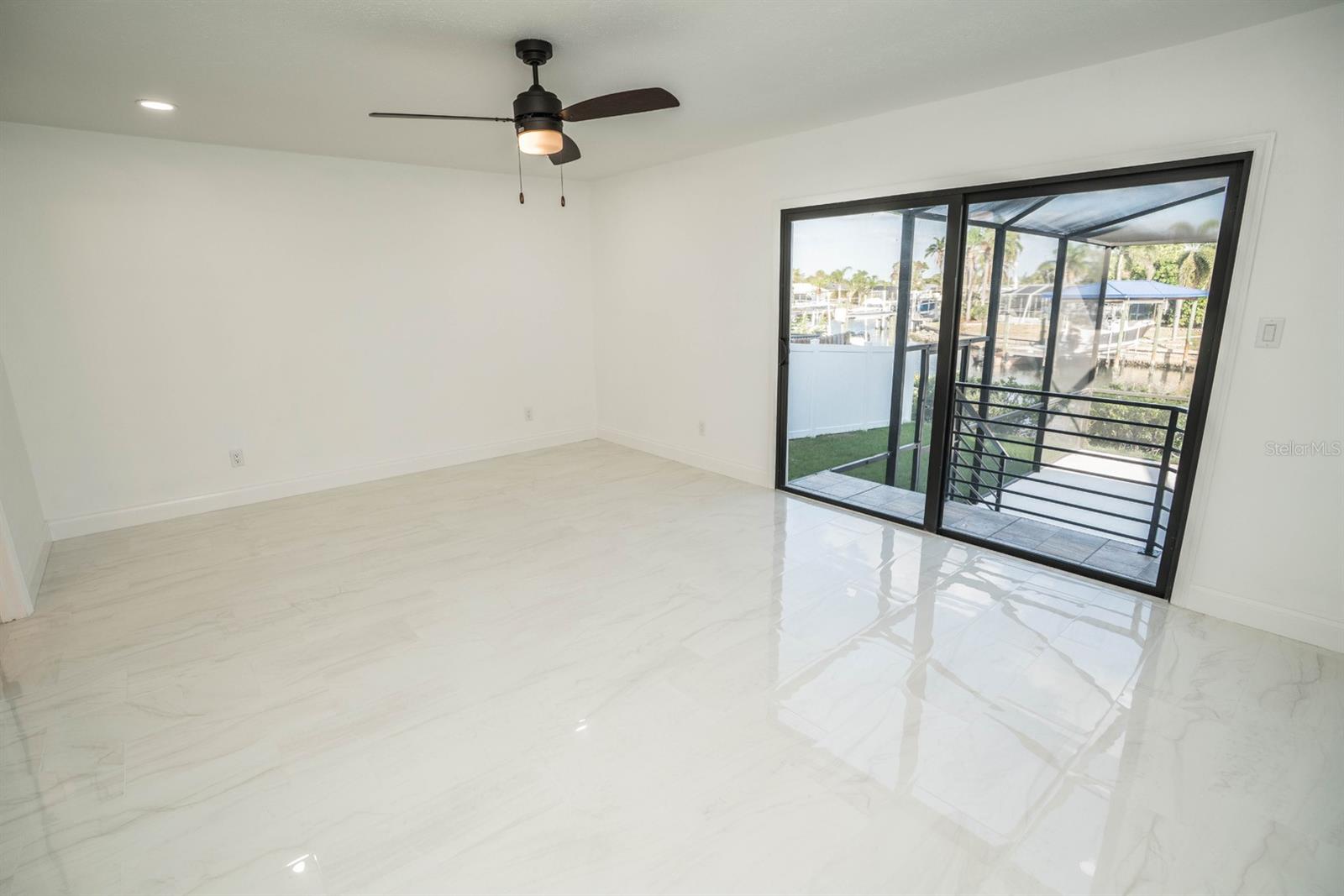 Listing photo id 46 for 6509 Dolphin Cove Drive
