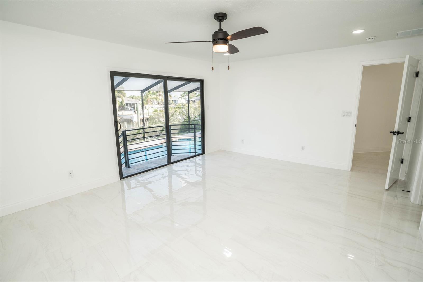 Listing photo id 48 for 6509 Dolphin Cove Drive