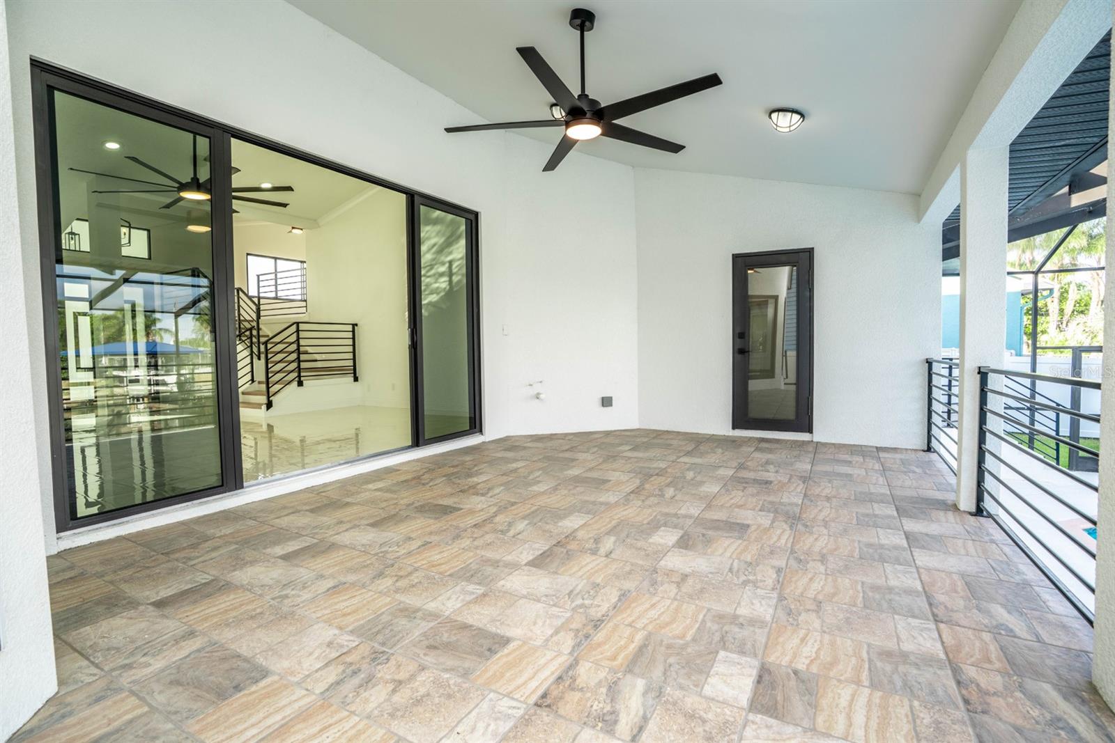 Listing photo id 60 for 6509 Dolphin Cove Drive