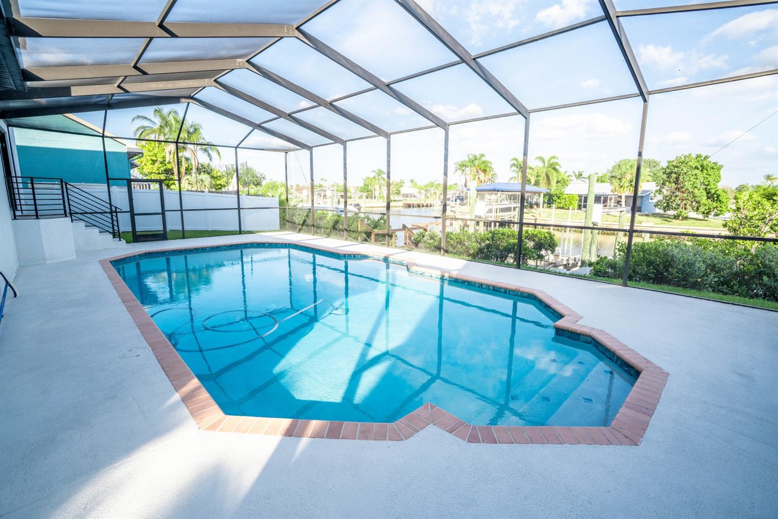Listing photo id 61 for 6509 Dolphin Cove Drive