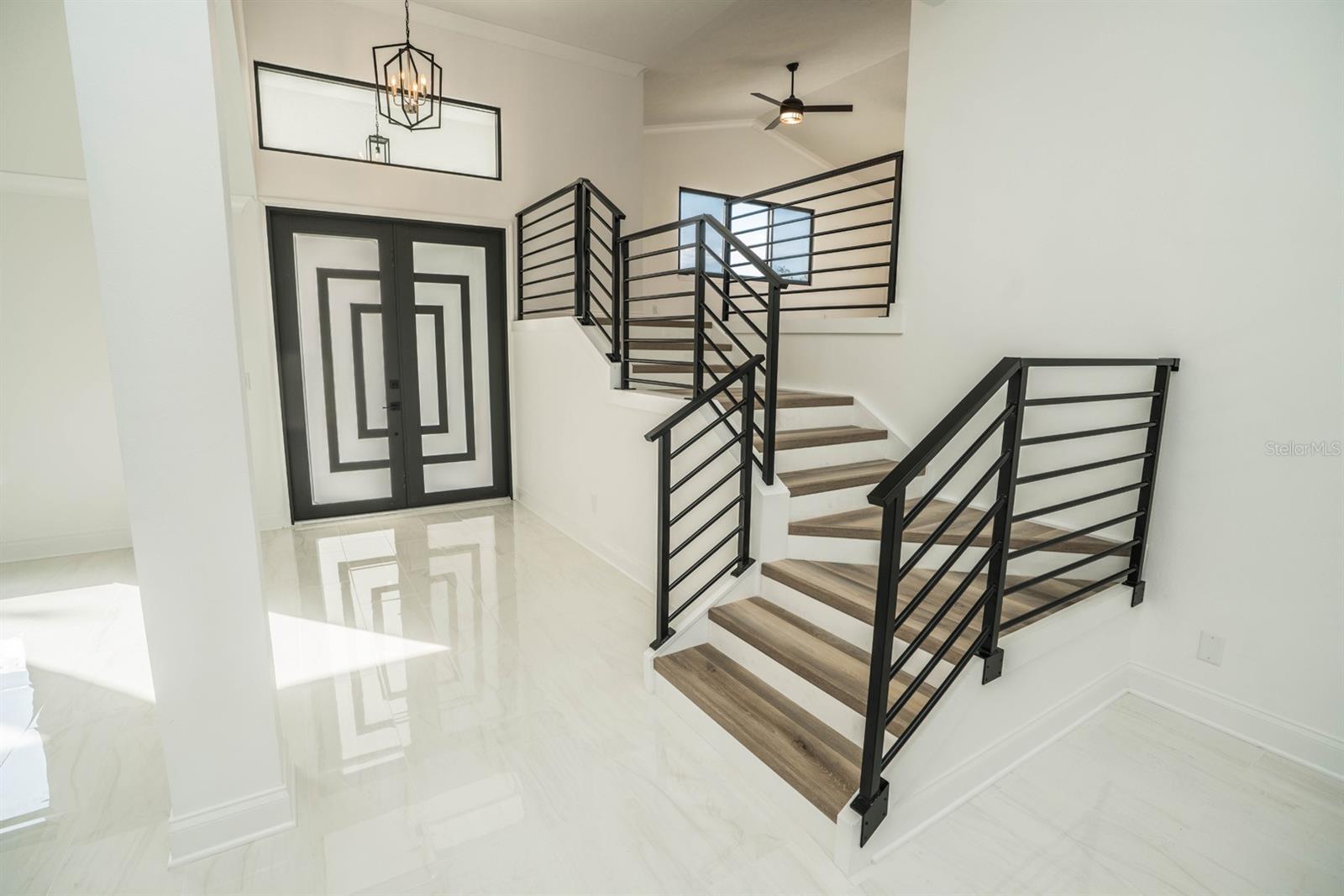 Listing photo id 7 for 6509 Dolphin Cove Drive
