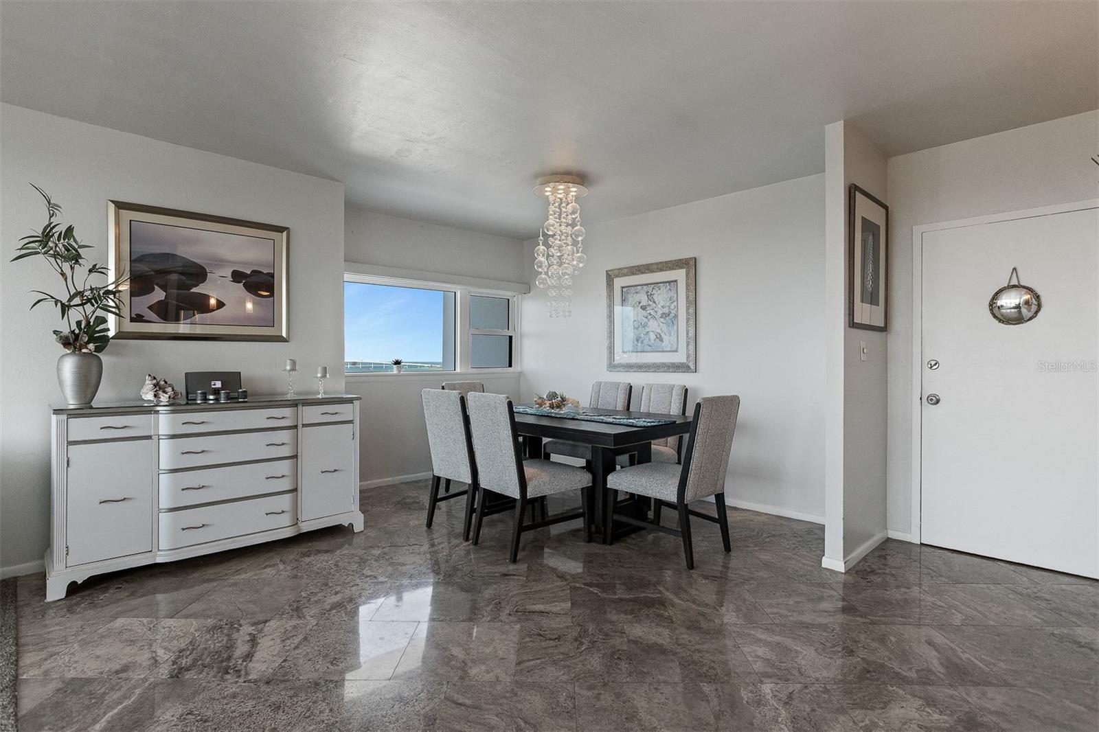 Listing photo id 12 for 30 Turner Street 604