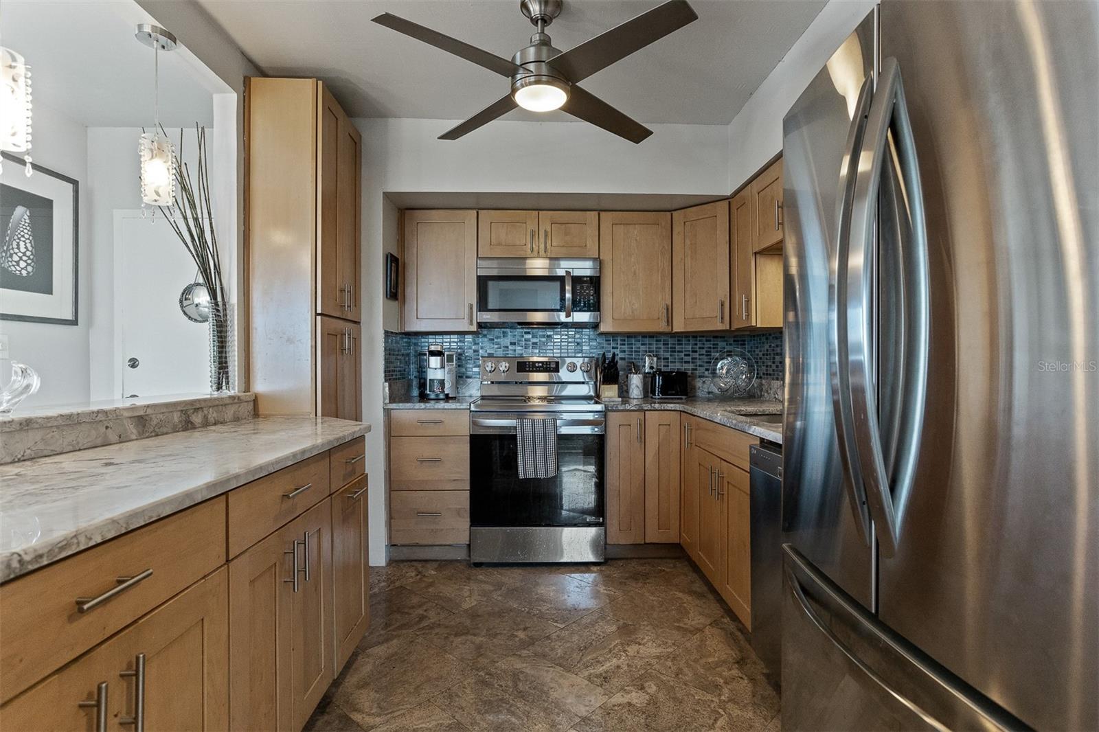 Listing photo id 16 for 30 Turner Street 604