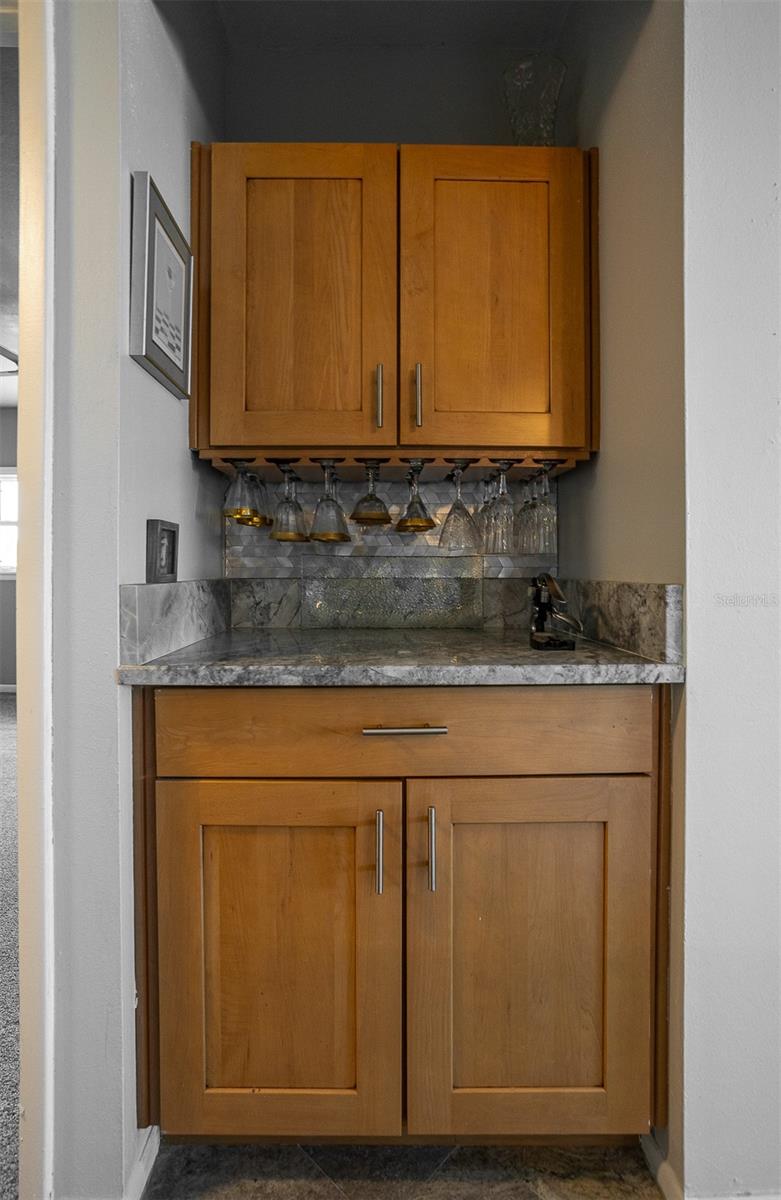 Listing photo id 19 for 30 Turner Street 604