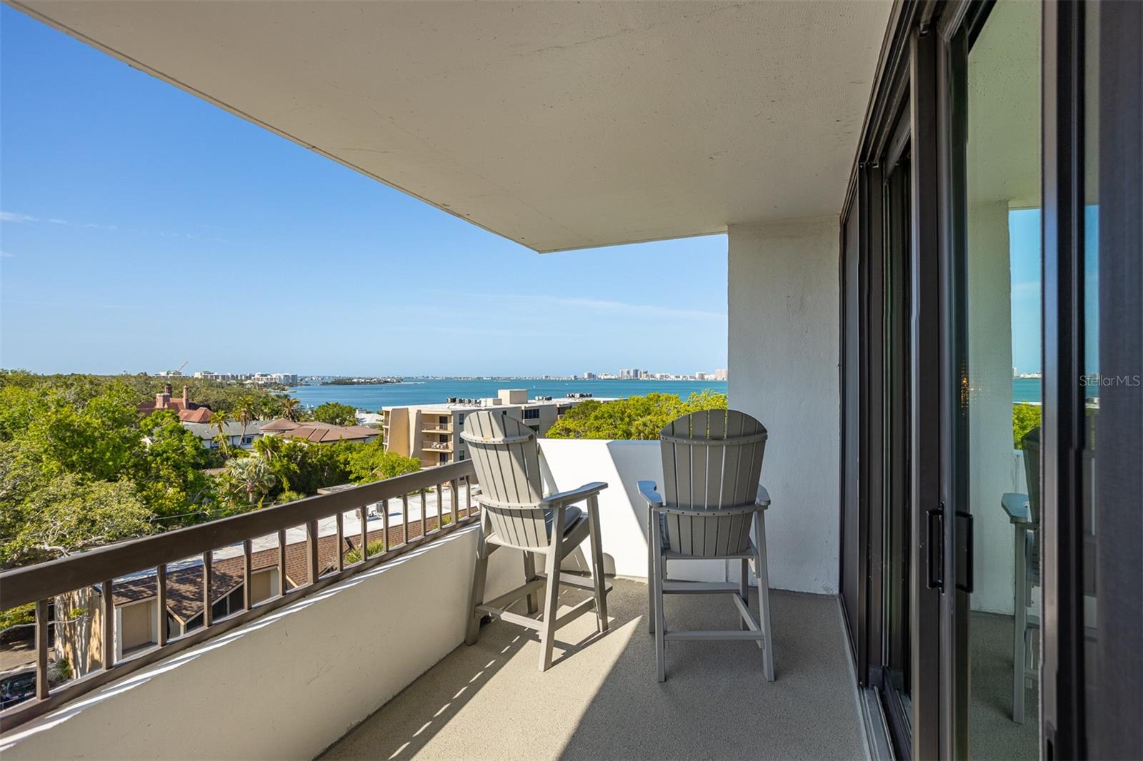 Listing photo id 1 for 30 Turner Street 604