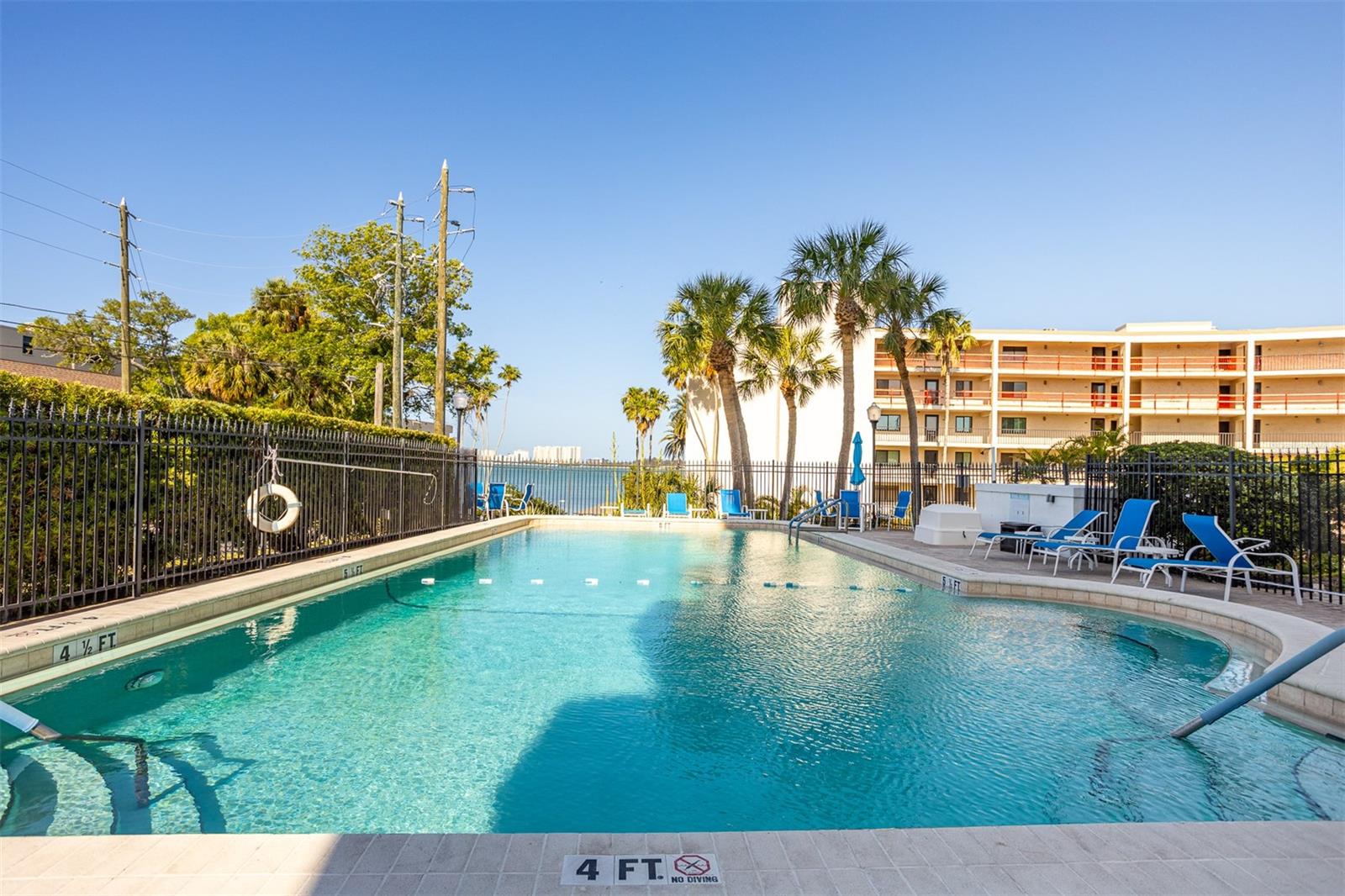 Listing photo id 32 for 30 Turner Street 604