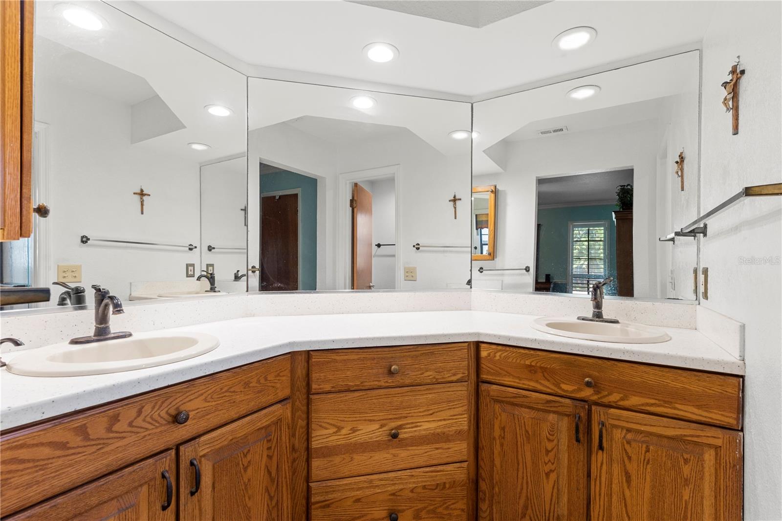 Image 11 of 29 For 2932 Chelsea Woods Drive
