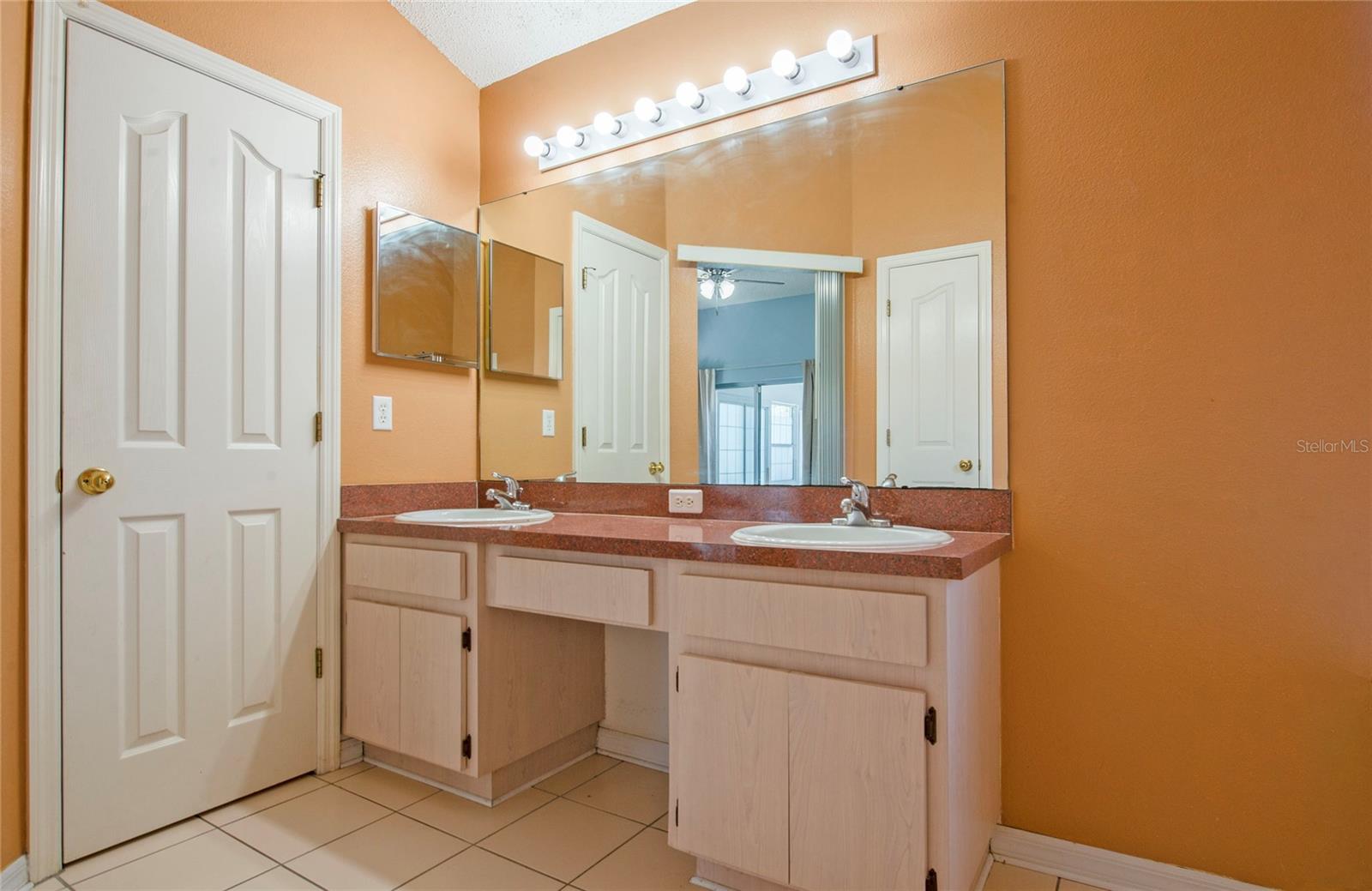 Image 22 of 43 For 2486 Hickman Cir