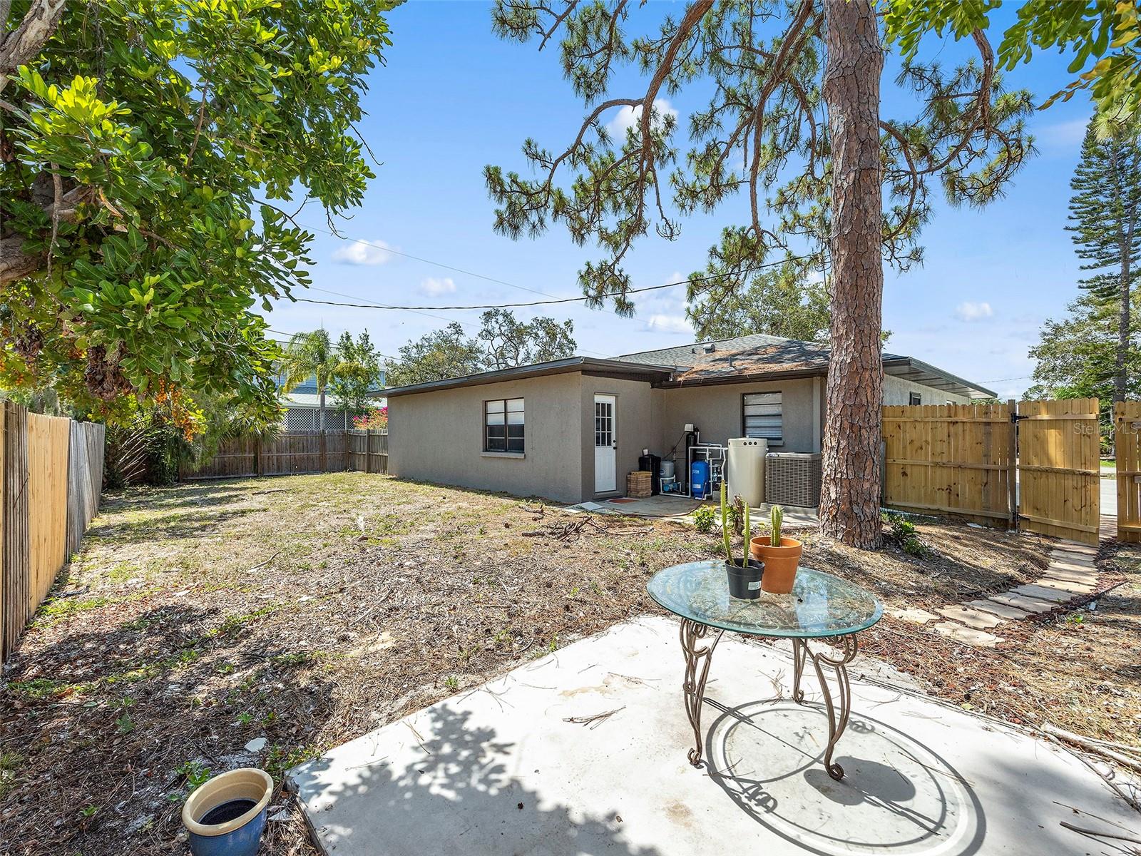 Image 24 of 32 For 836 Citrus Road