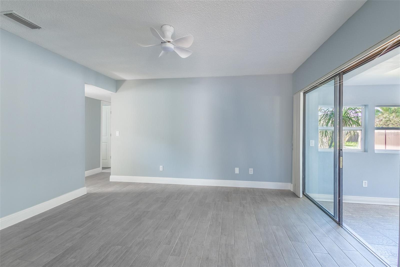Image 10 of 25 For 5810 Venetian Boulevard Ne