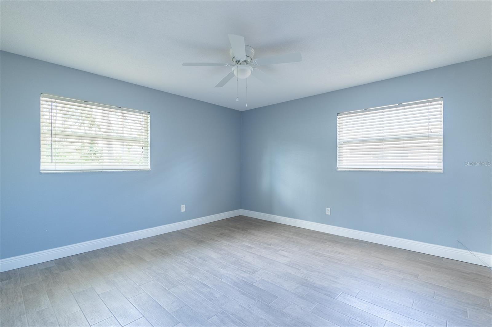Image 11 of 25 For 5810 Venetian Boulevard Ne