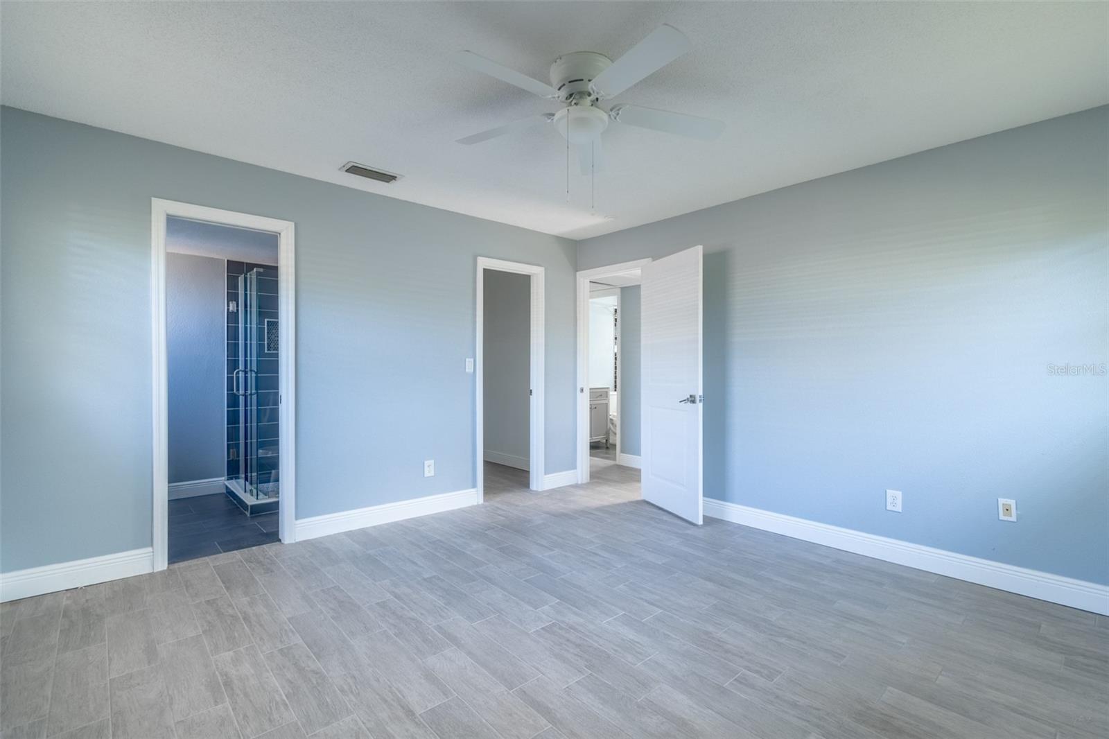 Image 12 of 25 For 5810 Venetian Boulevard Ne