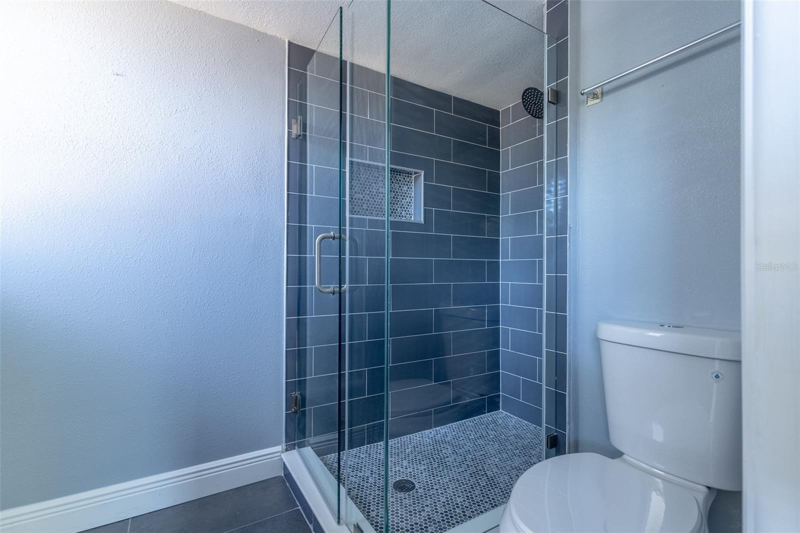 Image 13 of 25 For 5810 Venetian Boulevard Ne