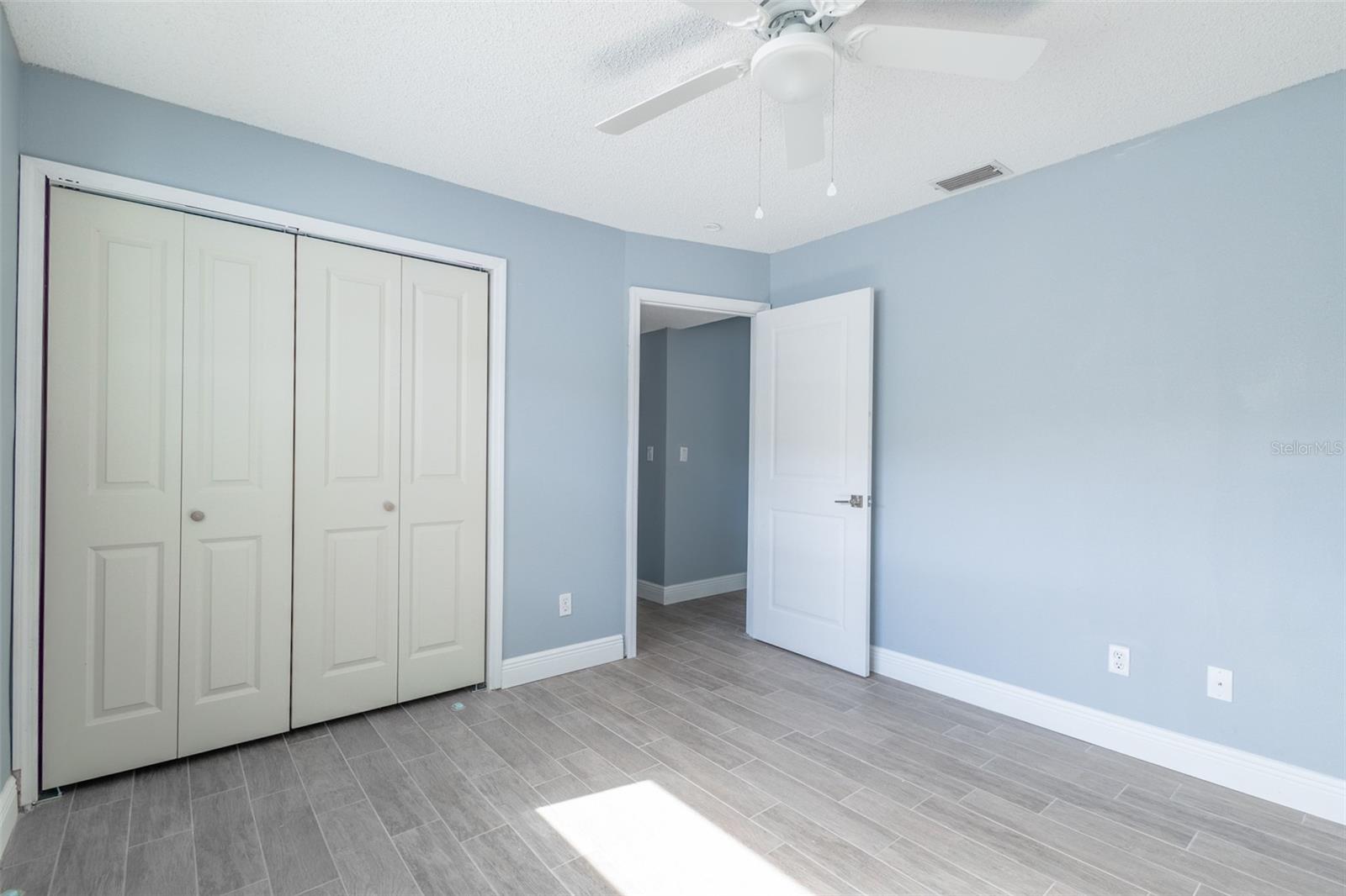 Image 15 of 25 For 5810 Venetian Boulevard Ne