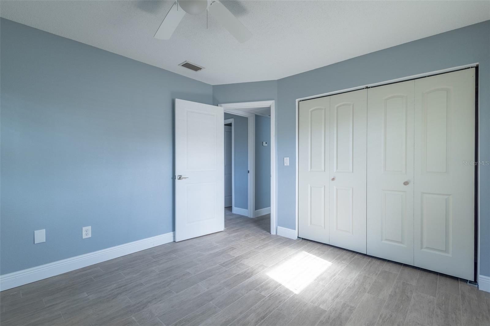 Image 17 of 25 For 5810 Venetian Boulevard Ne