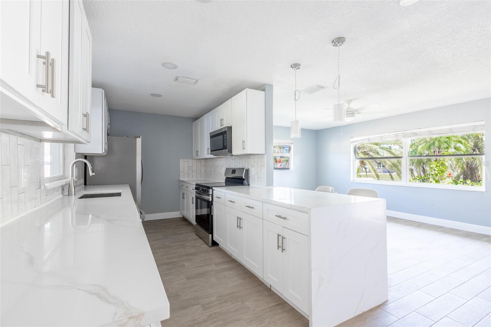 Image 6 of 25 For 5810 Venetian Boulevard Ne