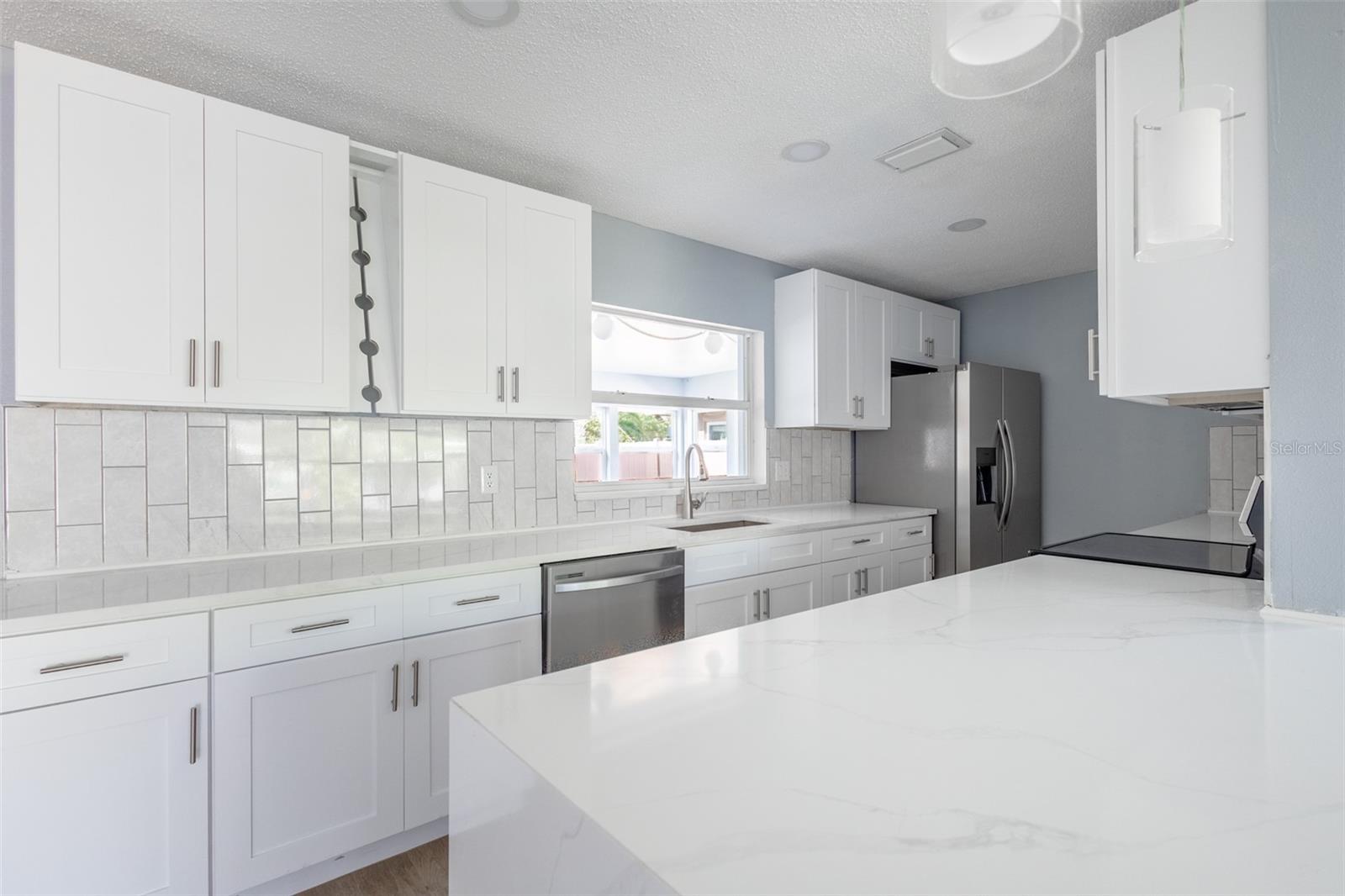 Image 7 of 25 For 5810 Venetian Boulevard Ne