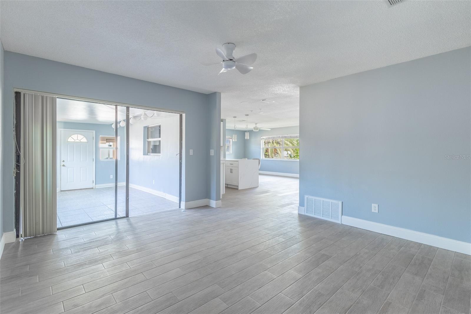 Image 9 of 25 For 5810 Venetian Boulevard Ne