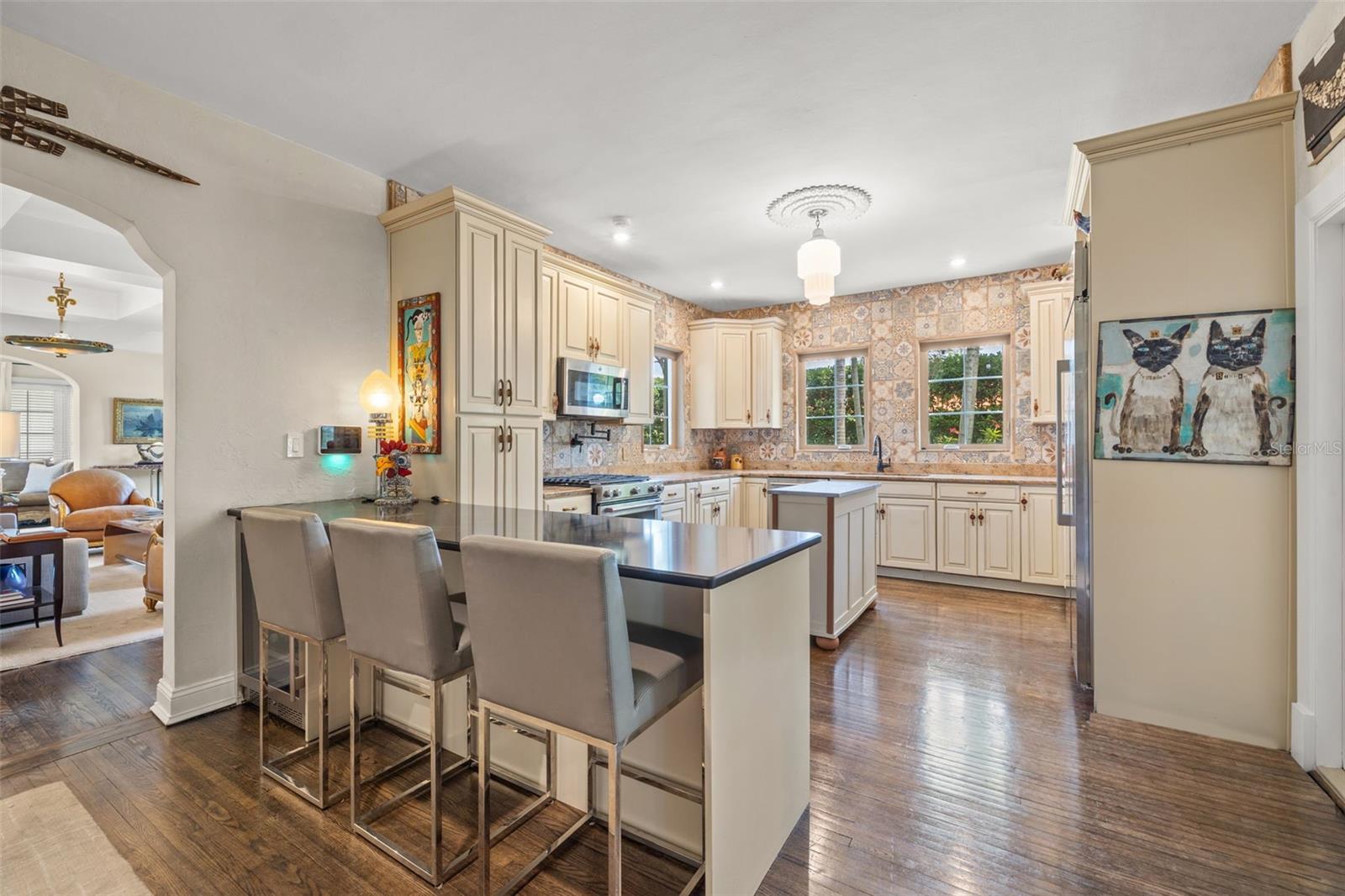 Image 21 of 100 For 356 22nd Avenue Ne