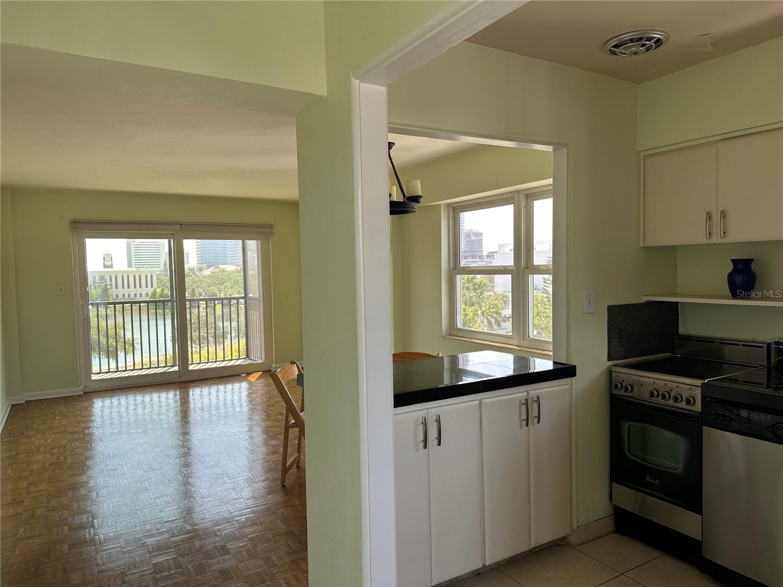 Image 2 of 17 For 750 Burlington Avenue N 5d