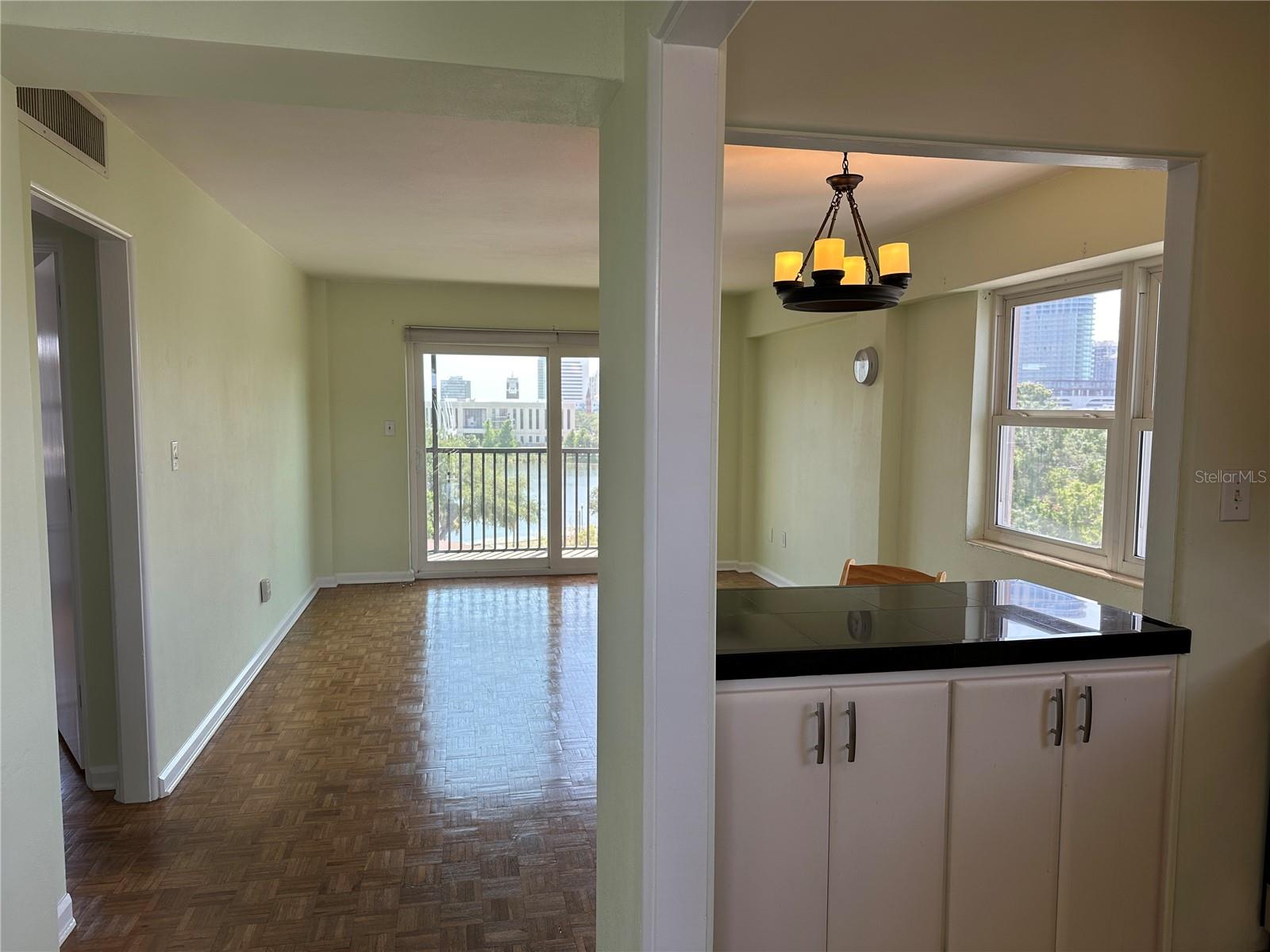 Image 3 of 17 For 750 Burlington Avenue N 5d
