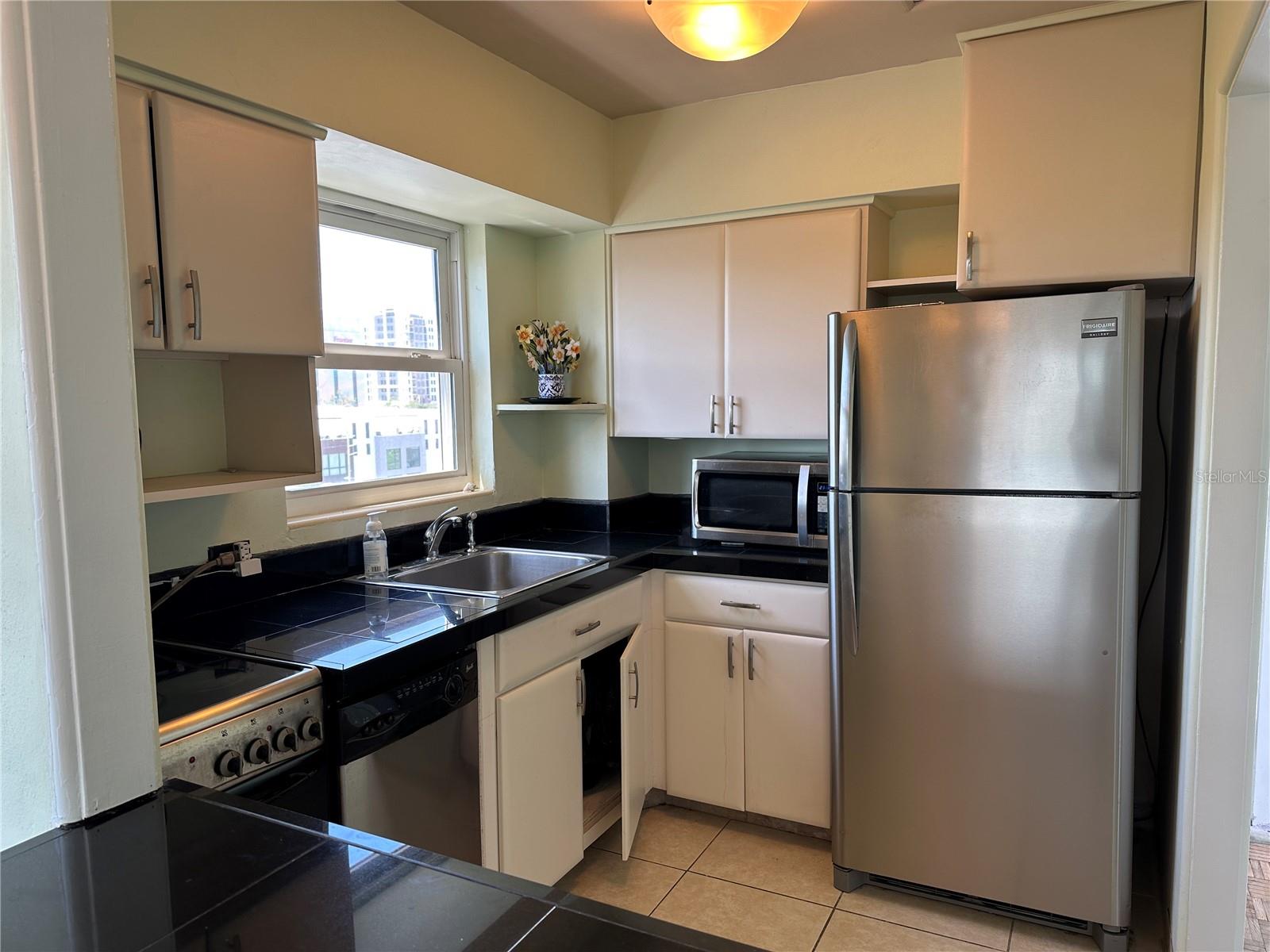 Image 5 of 17 For 750 Burlington Avenue N 5d