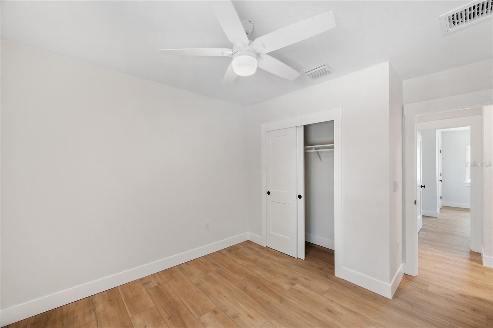 Image 16 of 27 For 1401 49th Street N