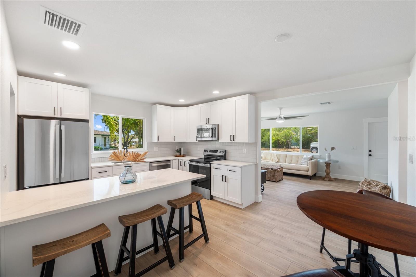 Image 6 of 27 For 1401 49th Street N