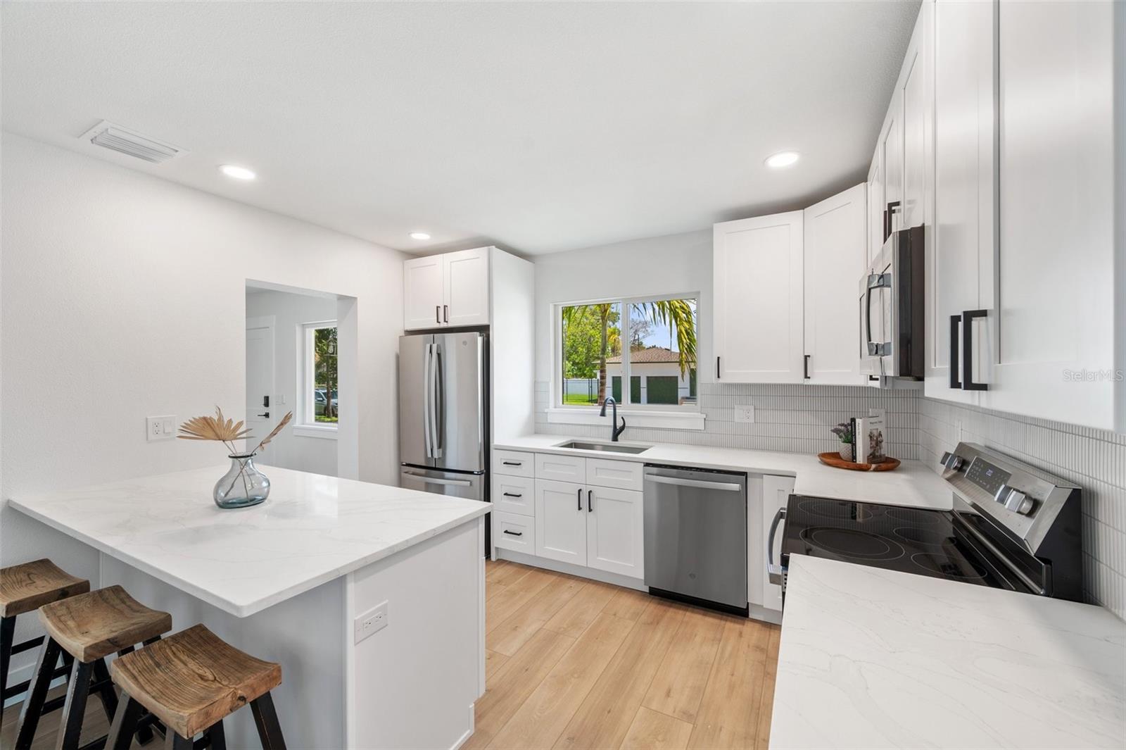 Image 7 of 27 For 1401 49th Street N