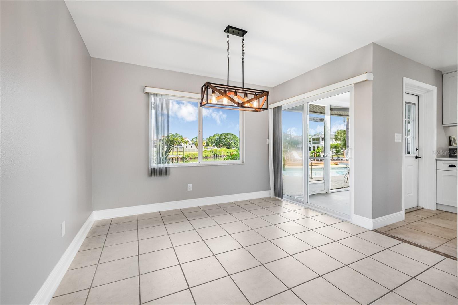 Image 15 of 40 For 8727 Bay Crest Lane
