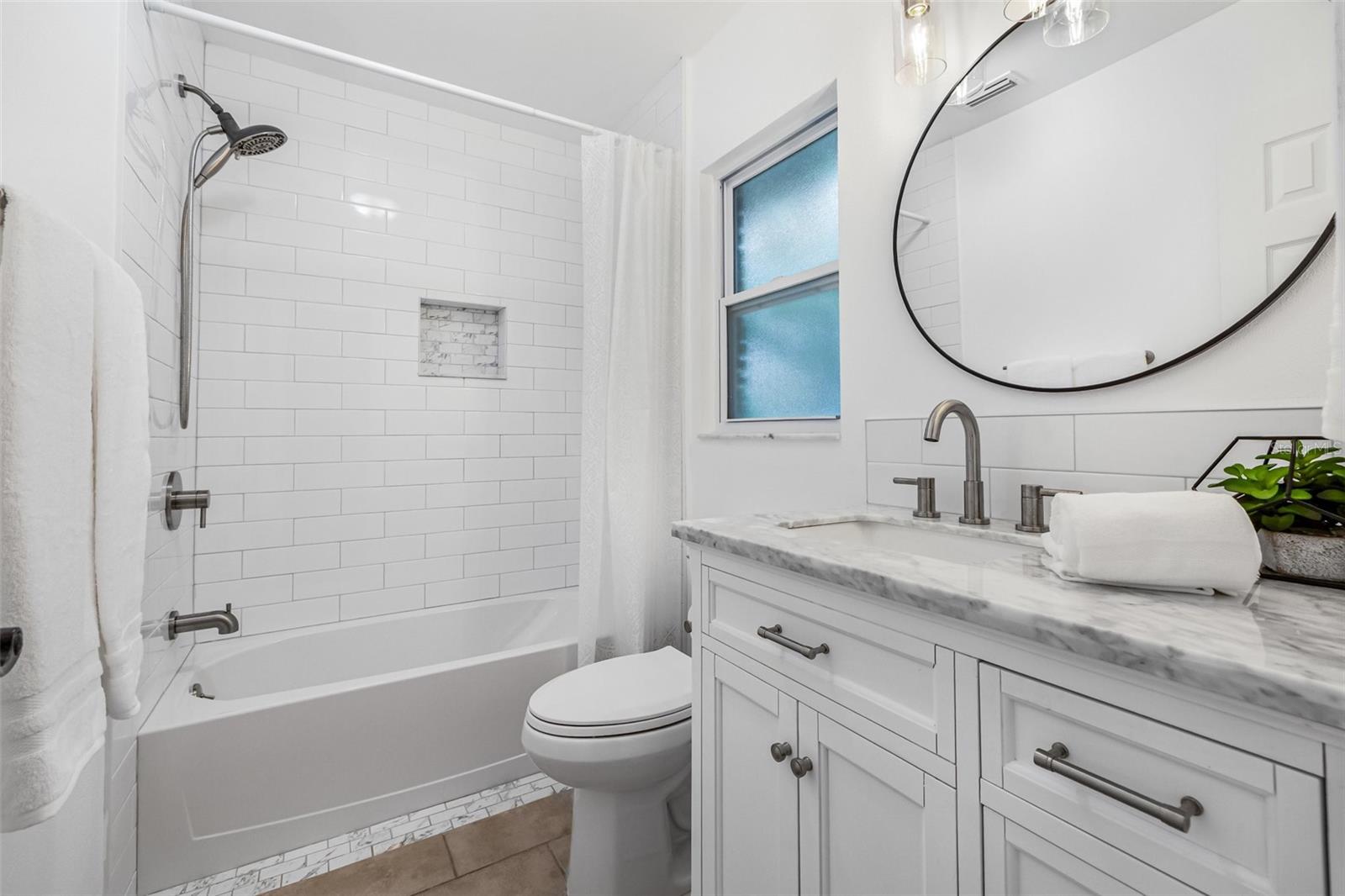 Image 23 of 40 For 8727 Bay Crest Lane