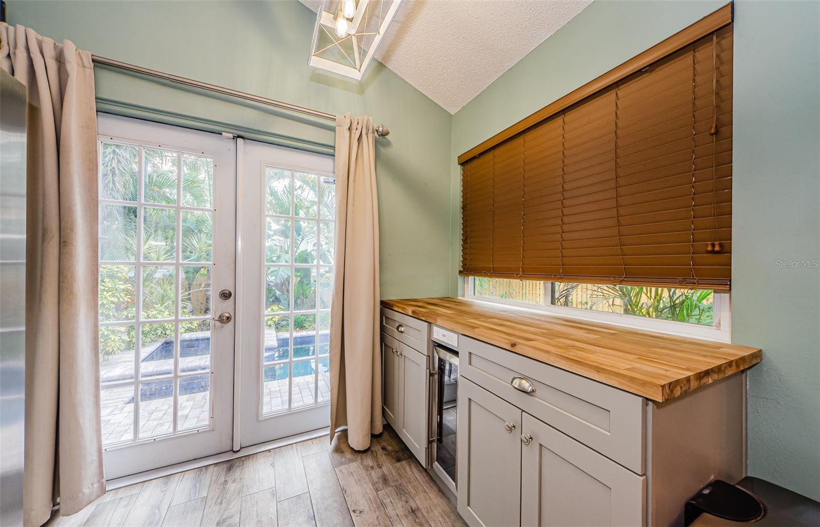 Image 11 of 64 For 678 Greenglen Lane