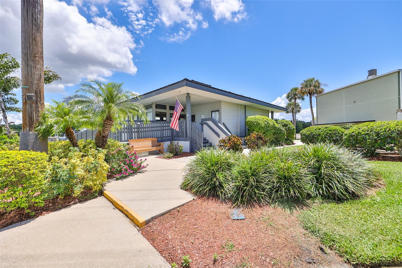 Image 11 of 37 For 2424 Tampa Bay Boulevard I202