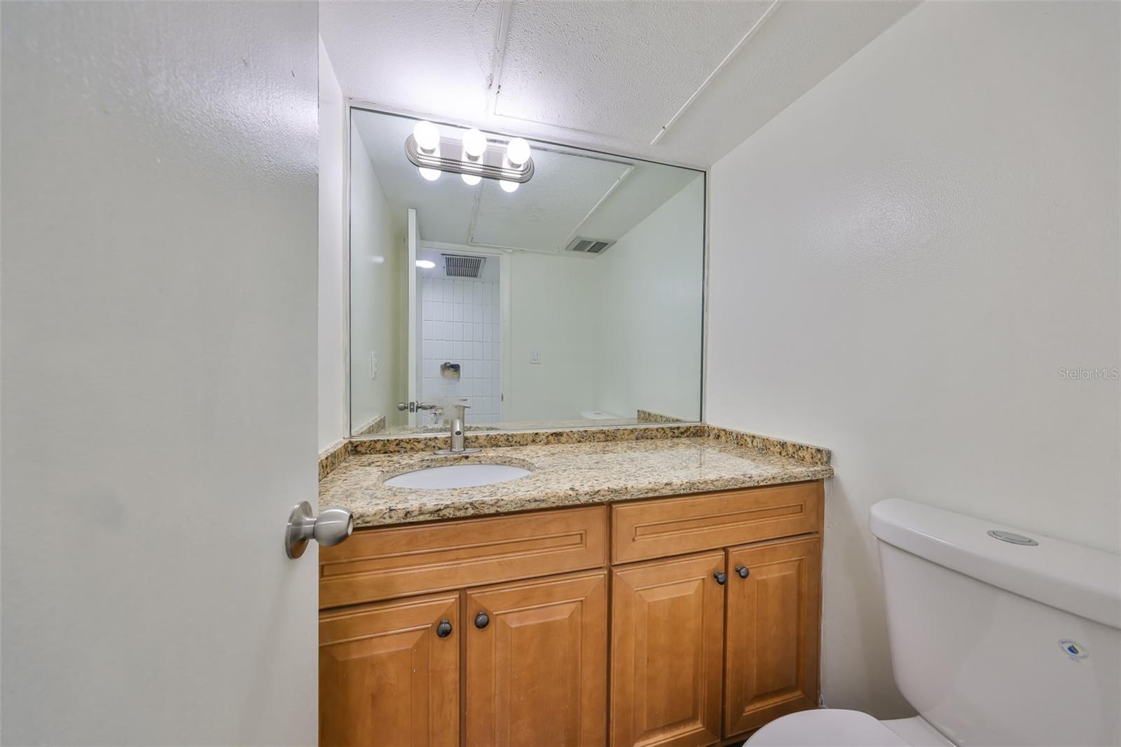 Image 21 of 37 For 2424 Tampa Bay Boulevard I202