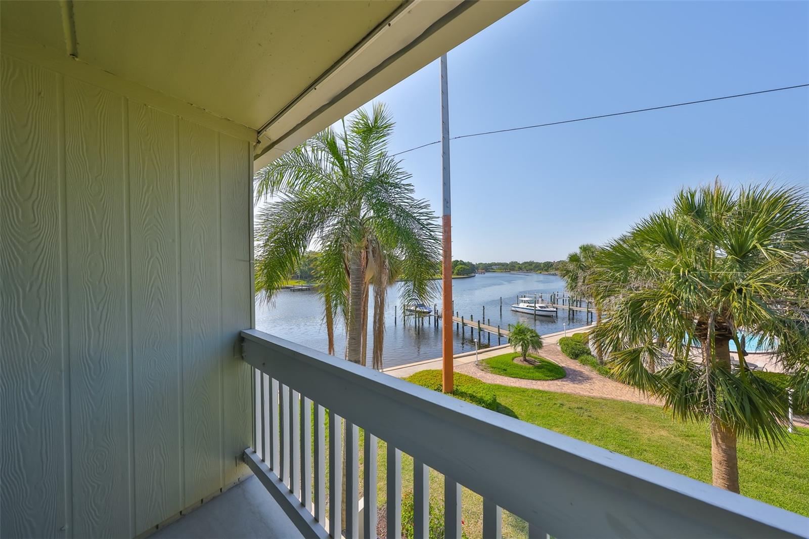 Image 3 of 37 For 2424 Tampa Bay Boulevard I202