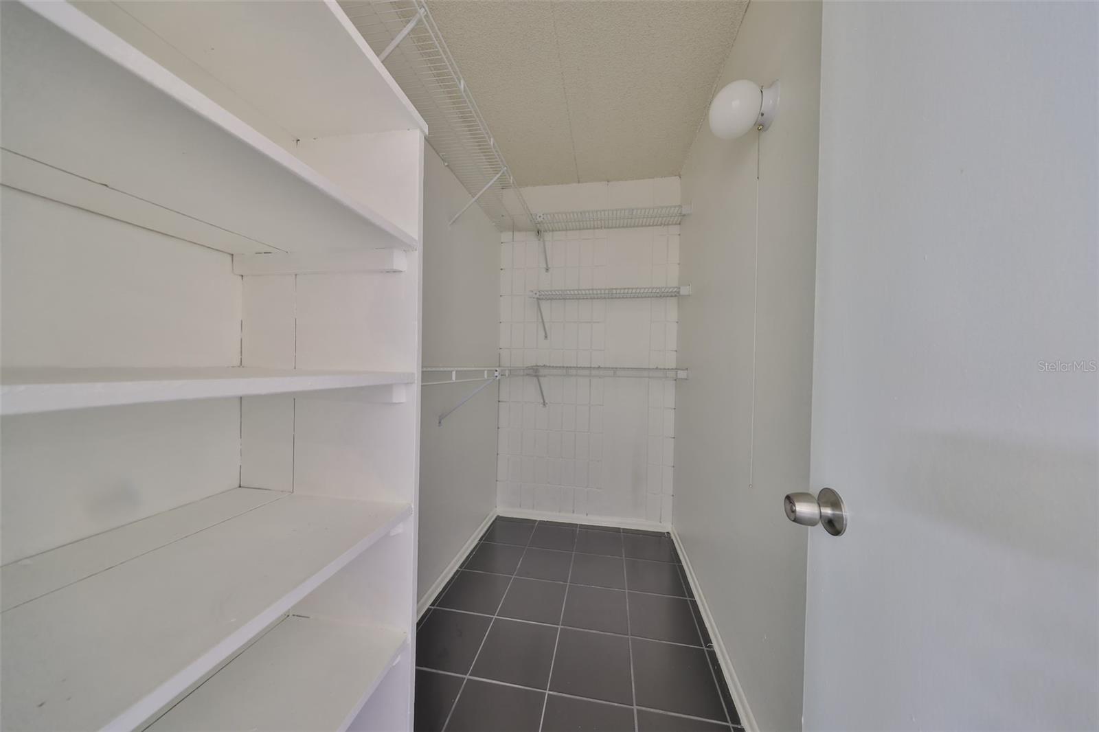 Image 31 of 37 For 2424 Tampa Bay Boulevard I202