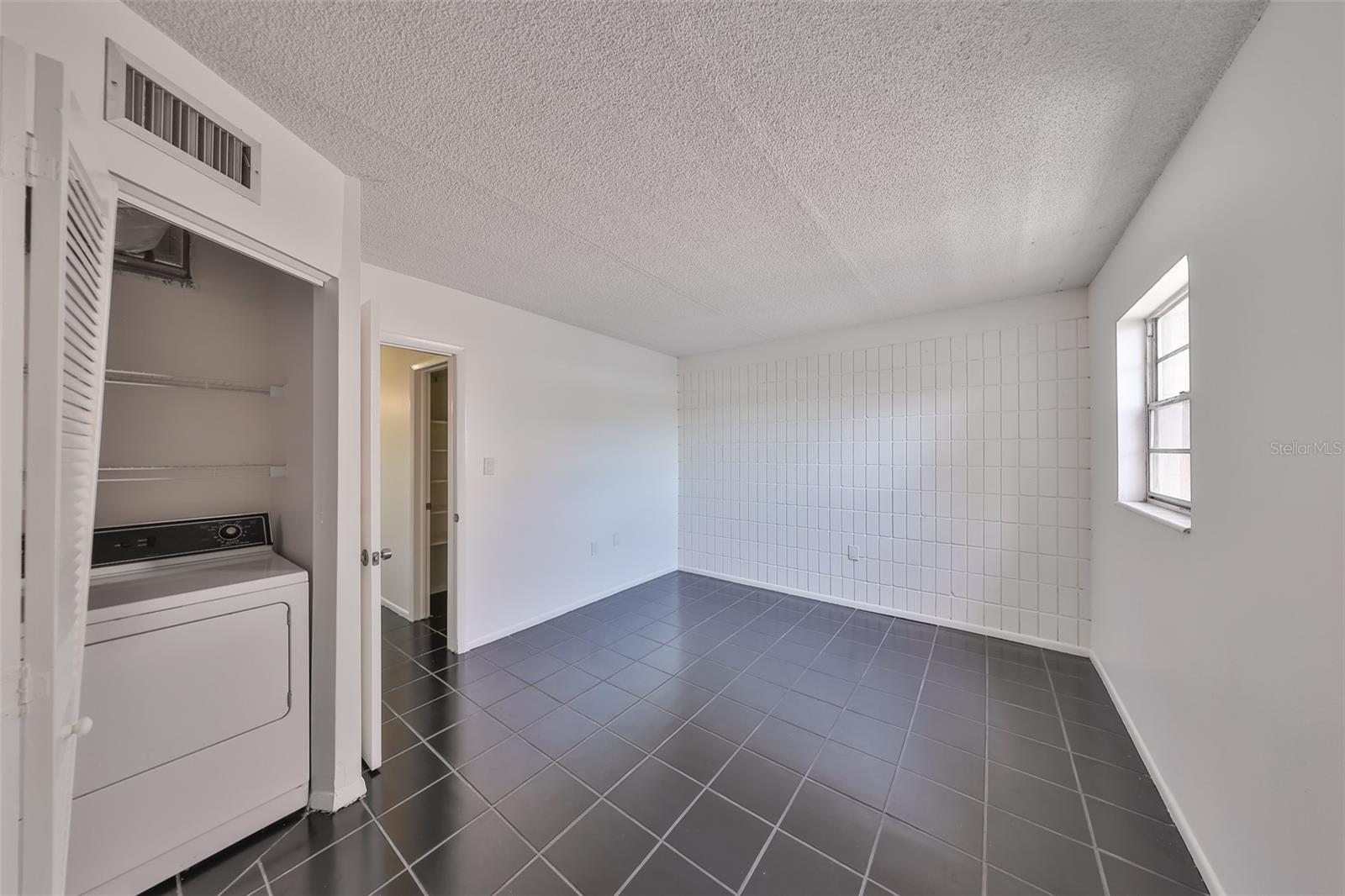 Image 33 of 37 For 2424 Tampa Bay Boulevard I202